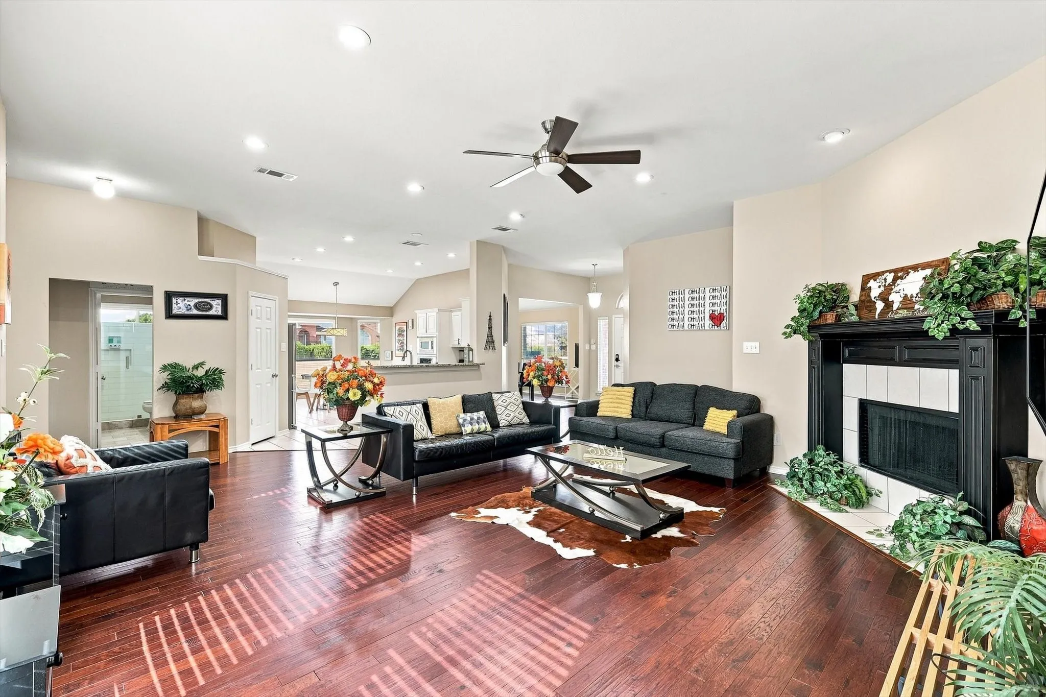 Single Family Residence For Sale in Collin County , 335 Linhurst Drive, Murphy, Texas 75094, 4 Bedroom, 3 Bathroom, 2 Garage spaces, 2,595 Sqft, built in 2001, mls#21380021, Real Estate Agent in Murphy, Homes For Sale in Collin county, Homes For Sale in Murphy, Realtor in Murphy Texas, Real Estate Brokerage Independent Realty Texas, Luminita Cordes Realtor