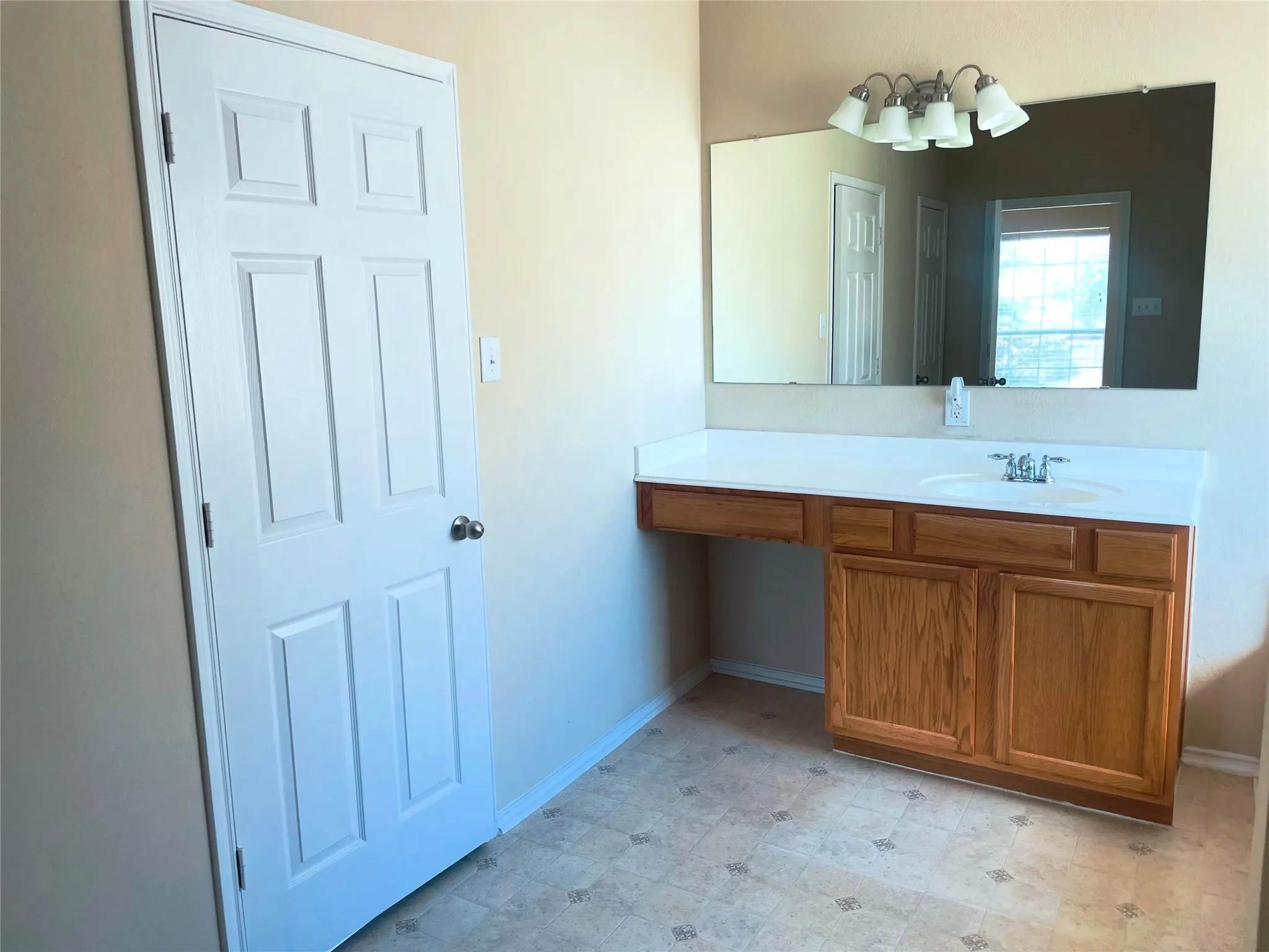 Single Family Residence For Sale in Tarrant County , 13081 Fencerow Road, Fort Worth, Texas 76244, 4 Bedroom, 3 Bathroom, 2 Garage spaces, 2,851 Sqft, built in 2004, mls#21379917, Real Estate Agent in Fort Worth, Homes For Sale in Tarrant county, Homes For Sale in Fort Worth, Realtor in Fort Worth Texas, Real Estate Brokerage Independent Realty Texas, Luminita Cordes Realtor