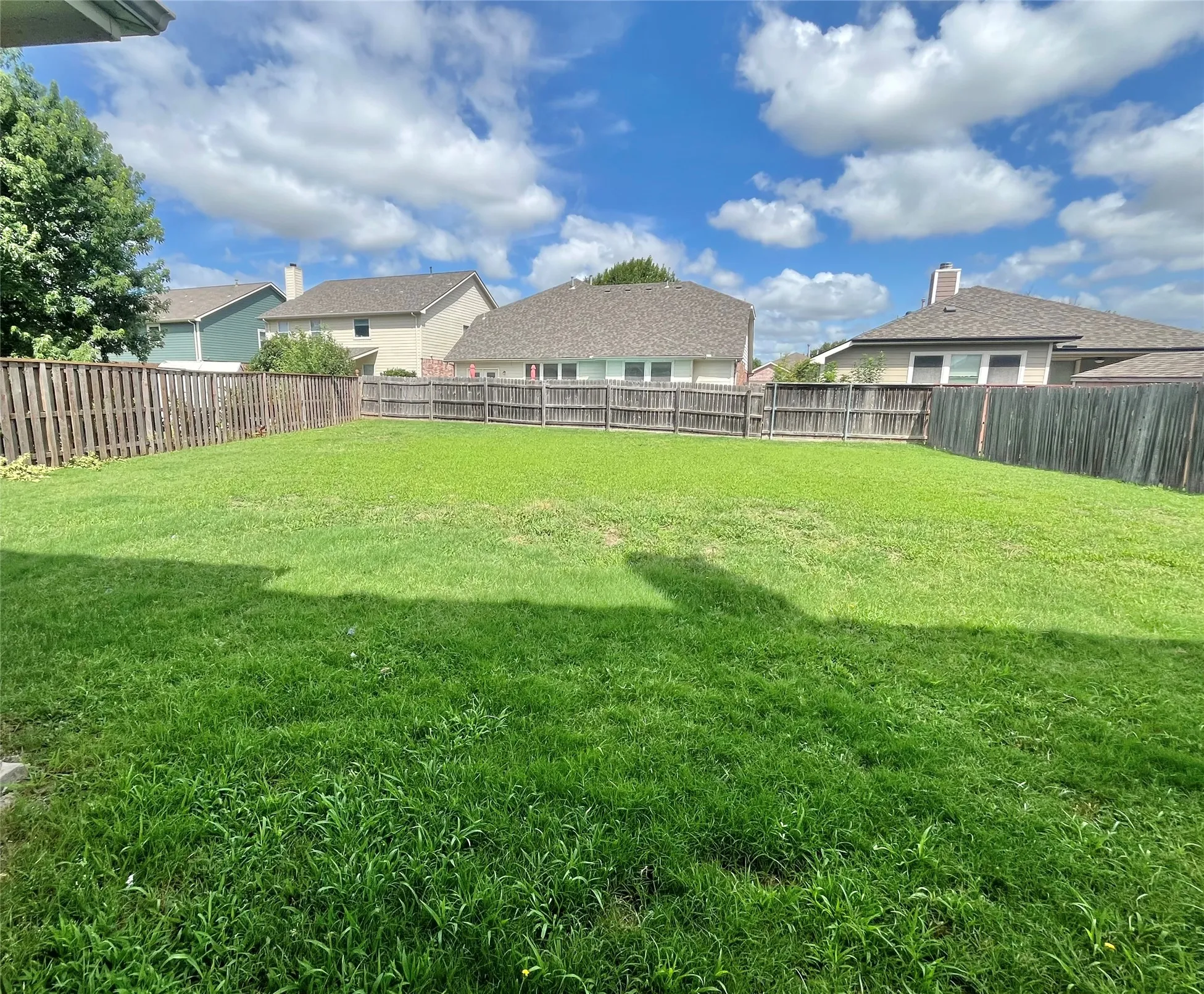 Single Family Residence For Sale in Tarrant County , 13081 Fencerow Road, Fort Worth, Texas 76244, 4 Bedroom, 3 Bathroom, 2 Garage spaces, 2,851 Sqft, built in 2004, mls#21379917, Real Estate Agent in Fort Worth, Homes For Sale in Tarrant county, Homes For Sale in Fort Worth, Realtor in Fort Worth Texas, Real Estate Brokerage Independent Realty Texas, Luminita Cordes Realtor
