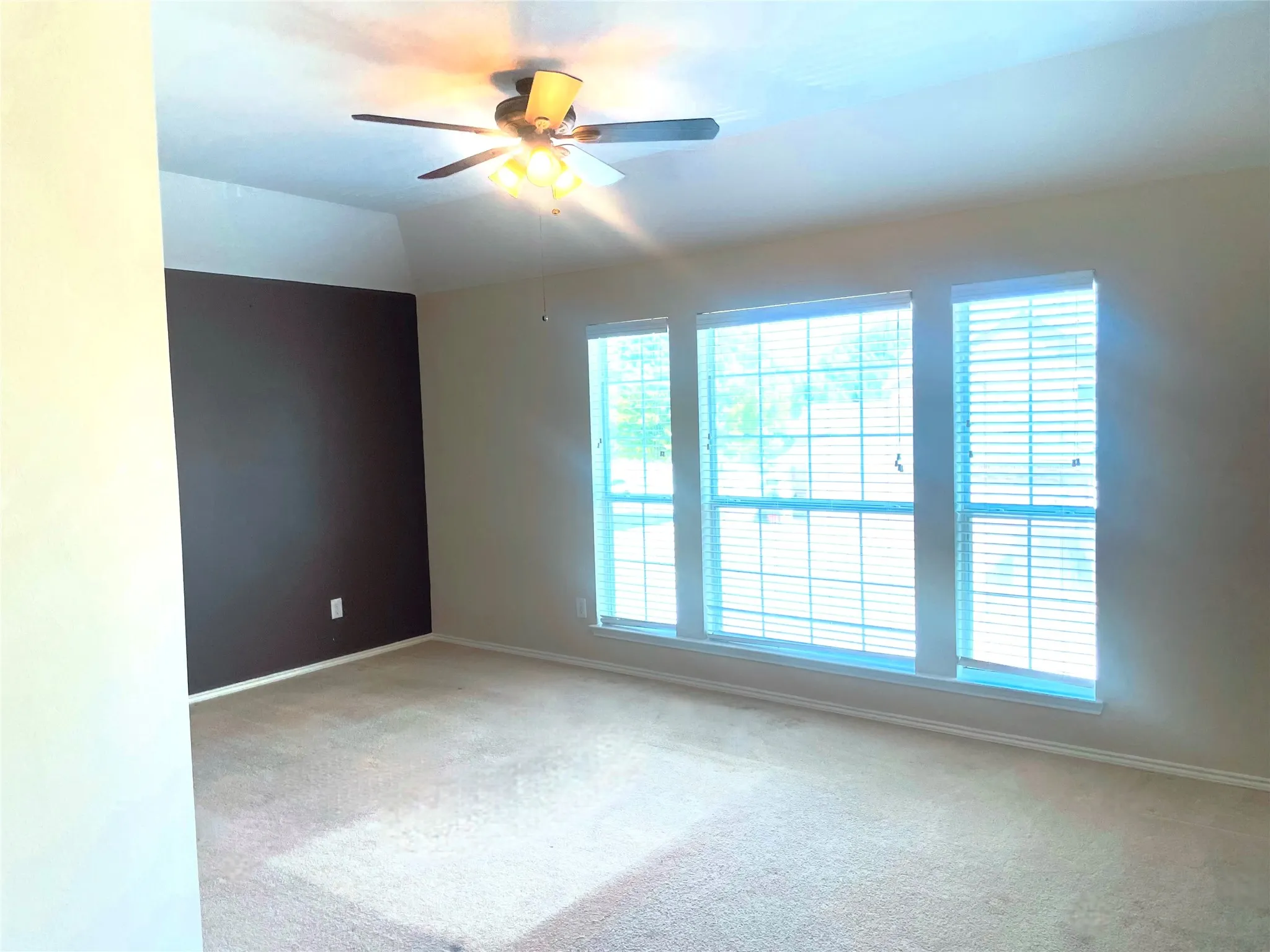 Single Family Residence For Sale in Tarrant County , 13081 Fencerow Road, Fort Worth, Texas 76244, 4 Bedroom, 3 Bathroom, 2 Garage spaces, 2,851 Sqft, built in 2004, mls#21379917, Real Estate Agent in Fort Worth, Homes For Sale in Tarrant county, Homes For Sale in Fort Worth, Realtor in Fort Worth Texas, Real Estate Brokerage Independent Realty Texas, Luminita Cordes Realtor