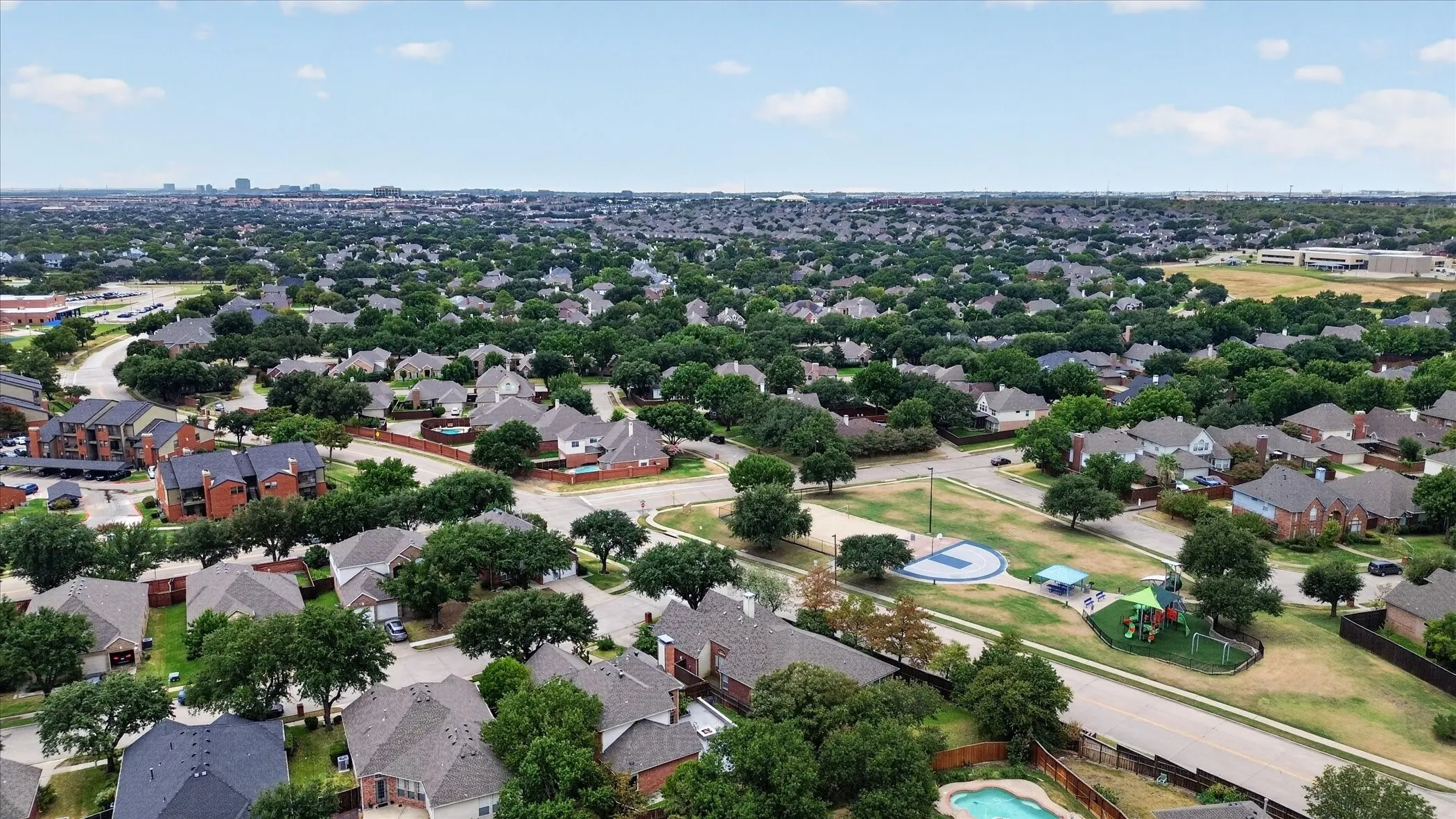 Single Family Residence For Sale in Dallas County , 9803 Hickory Hollow Lane, Irving, Texas 75063, 3 Bedroom, 3 Bathroom, 2 Garage spaces, 2,327 Sqft, built in 1994, mls#21365063, Real Estate Agent in Irving, Homes For Sale in Dallas county, Homes For Sale in Irving, Realtor in Irving Texas, Real Estate Brokerage Independent Realty Texas, Luminita Cordes Realtor
