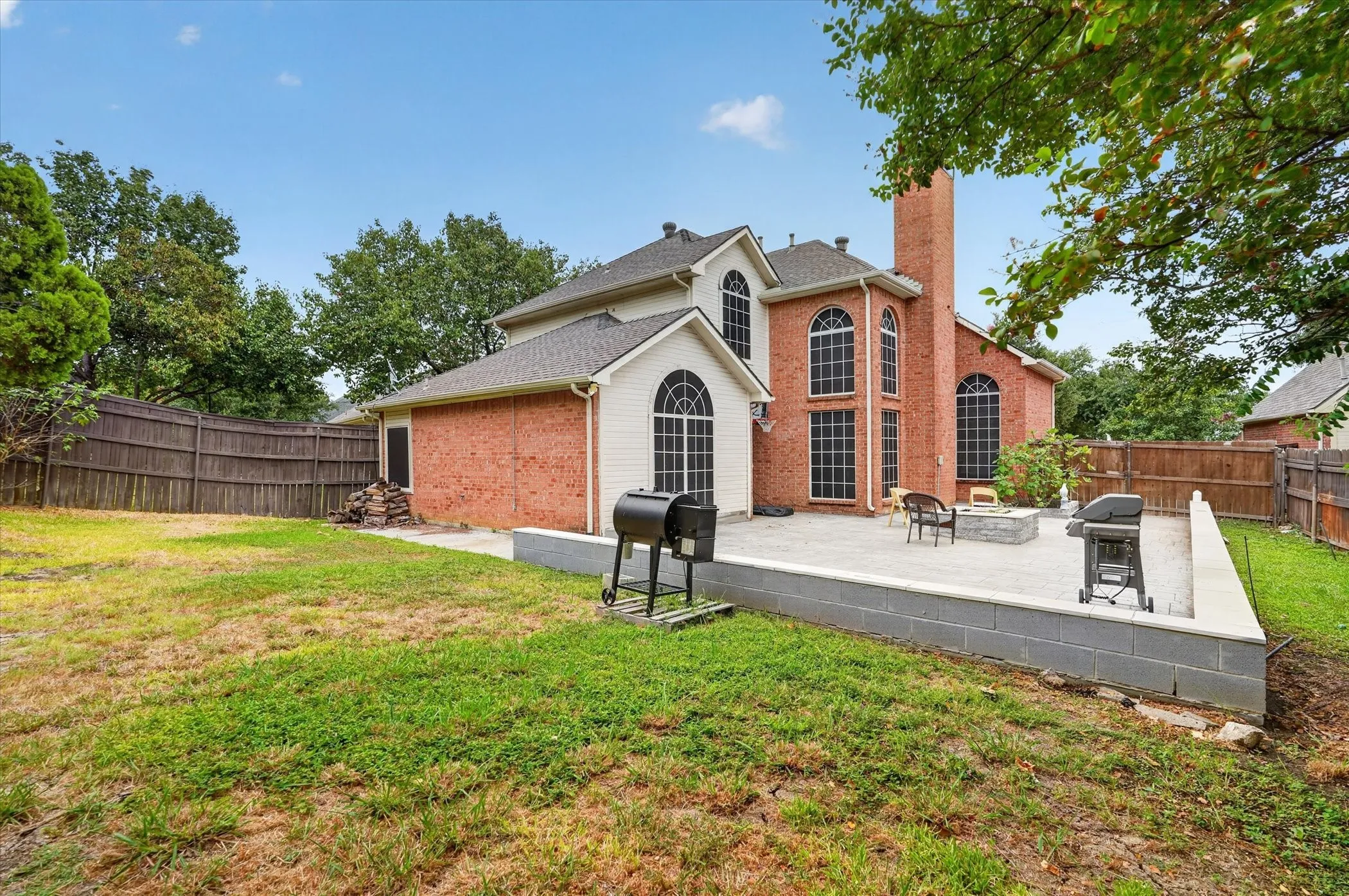 Single Family Residence For Sale in Dallas County , 9803 Hickory Hollow Lane, Irving, Texas 75063, 3 Bedroom, 3 Bathroom, 2 Garage spaces, 2,327 Sqft, built in 1994, mls#21365063, Real Estate Agent in Irving, Homes For Sale in Dallas county, Homes For Sale in Irving, Realtor in Irving Texas, Real Estate Brokerage Independent Realty Texas, Luminita Cordes Realtor