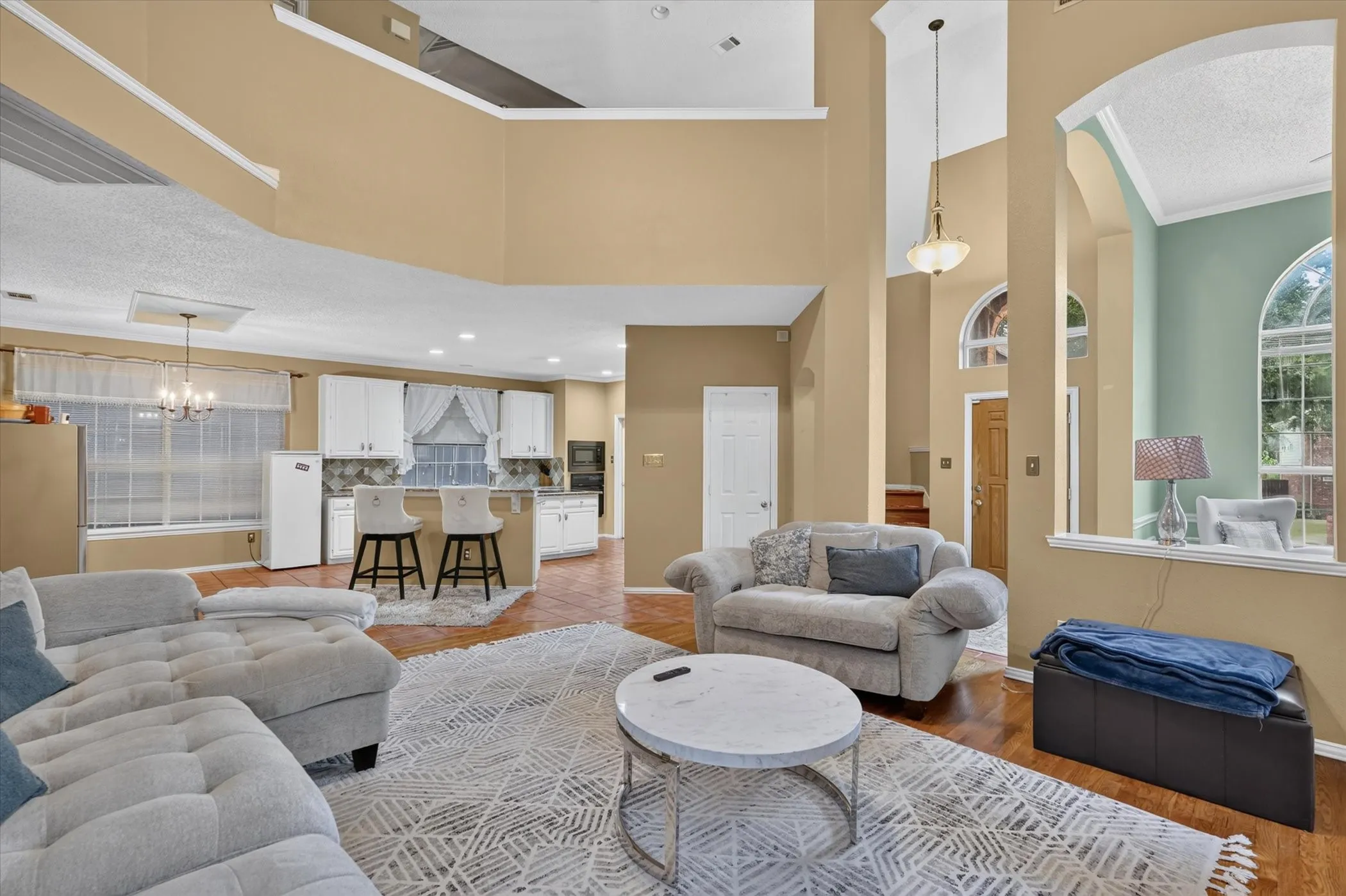 Single Family Residence For Sale in Dallas County , 9803 Hickory Hollow Lane, Irving, Texas 75063, 3 Bedroom, 3 Bathroom, 2 Garage spaces, 2,327 Sqft, built in 1994, mls#21365063, Real Estate Agent in Irving, Homes For Sale in Dallas county, Homes For Sale in Irving, Realtor in Irving Texas, Real Estate Brokerage Independent Realty Texas, Luminita Cordes Realtor