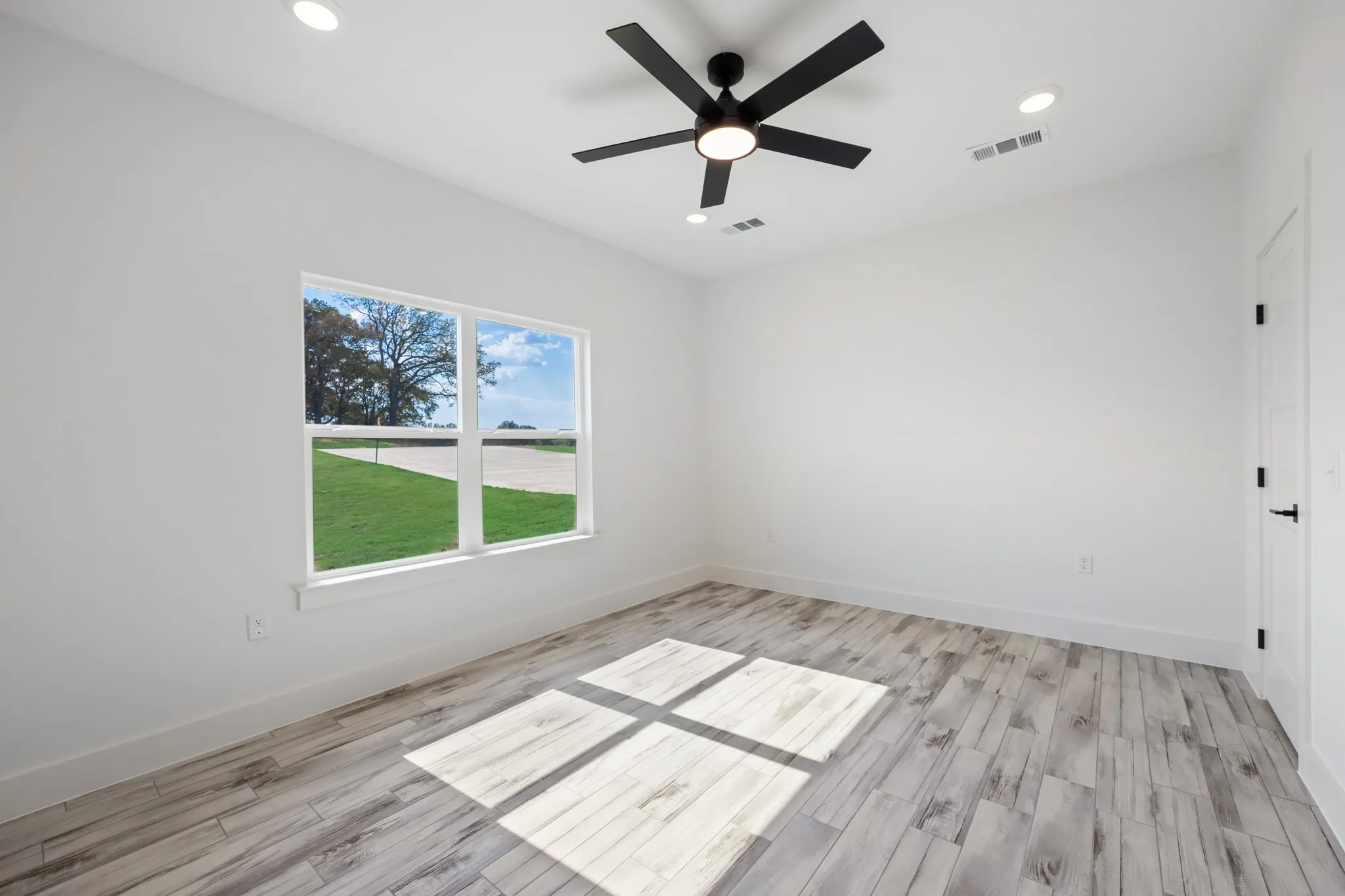 Single Family Residence For Sale in Hunt County , 257 Caro Drive, West Tawakoni, Texas 75474, 3 Bedroom, 2 Bathroom, 2 Garage spaces, 2,461 Sqft, built in 2026, mls#21331033, Real Estate Agent in West Tawakoni, Homes For Sale in Hunt county, Homes For Sale in West Tawakoni, Realtor in West Tawakoni Texas, Real Estate Brokerage Independent Realty Texas, Luminita Cordes Realtor