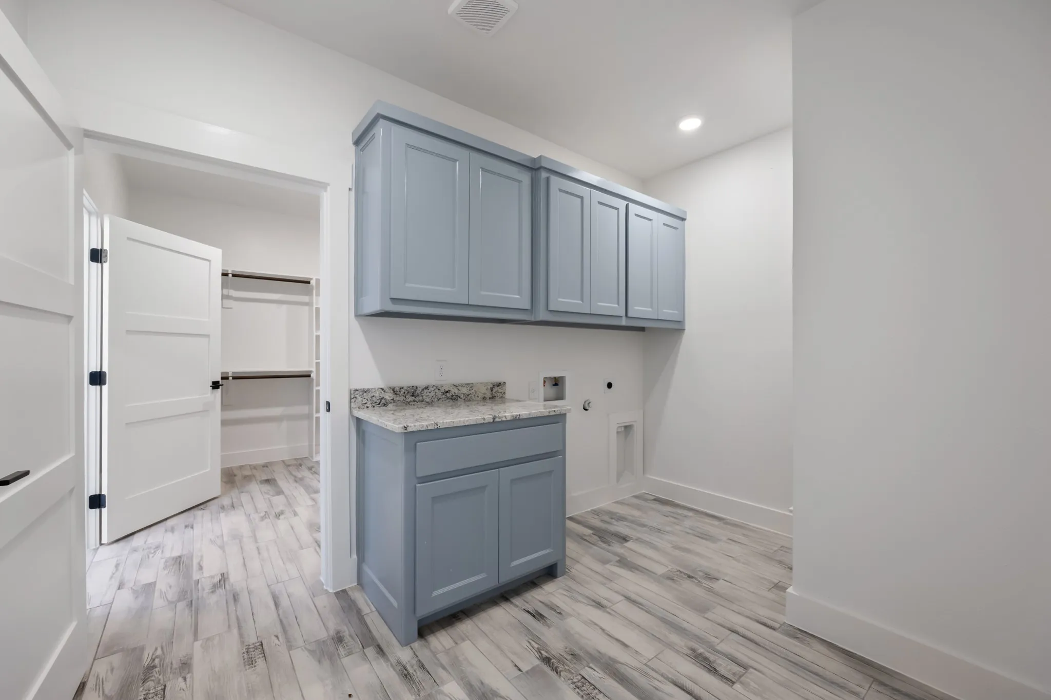 Single Family Residence For Sale in Hunt County , 257 Caro Drive, West Tawakoni, Texas 75474, 3 Bedroom, 2 Bathroom, 2 Garage spaces, 2,461 Sqft, built in 2026, mls#21331033, Real Estate Agent in West Tawakoni, Homes For Sale in Hunt county, Homes For Sale in West Tawakoni, Realtor in West Tawakoni Texas, Real Estate Brokerage Independent Realty Texas, Luminita Cordes Realtor