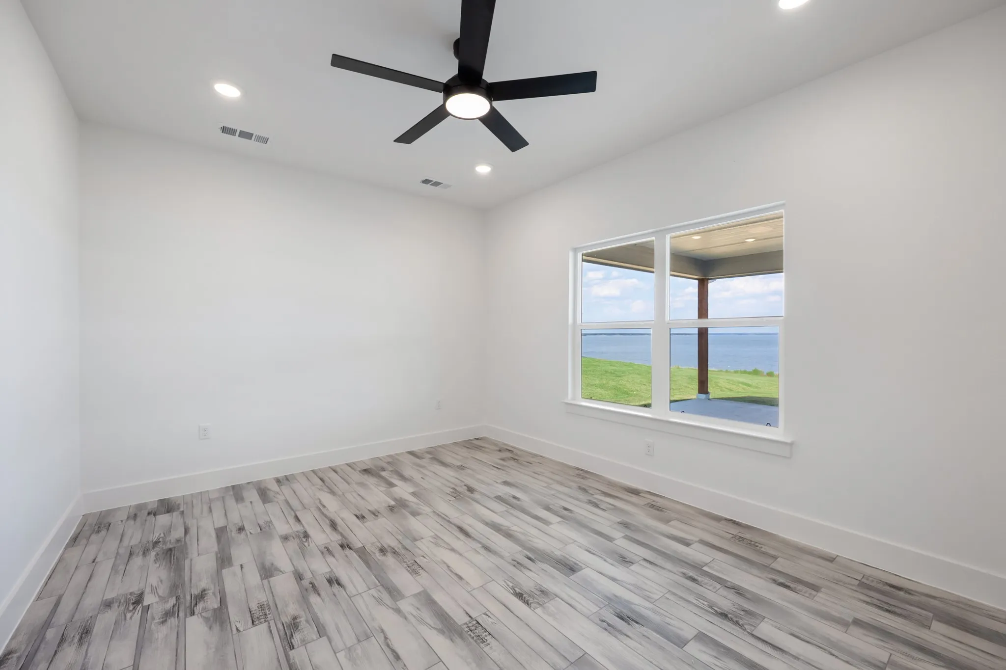 Single Family Residence For Sale in Hunt County , 257 Caro Drive, West Tawakoni, Texas 75474, 3 Bedroom, 2 Bathroom, 2 Garage spaces, 2,461 Sqft, built in 2026, mls#21331033, Real Estate Agent in West Tawakoni, Homes For Sale in Hunt county, Homes For Sale in West Tawakoni, Realtor in West Tawakoni Texas, Real Estate Brokerage Independent Realty Texas, Luminita Cordes Realtor