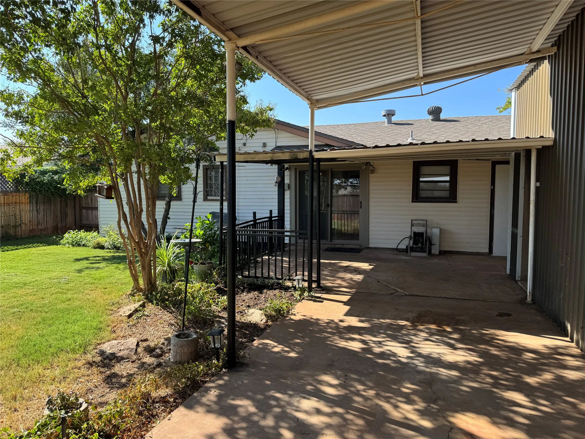 Single Family Residence For Sale in Taylor County , 4810 Don Juan Street, Abilene, Texas 79605, 4 Bedroom, 2 Bathroom, Garage spaces, 1,510 Sqft, built in 1963, mls#21376080, Real Estate Agent in Abilene, Homes For Sale in Taylor county, Homes For Sale in Abilene, Realtor in Abilene Texas, Real Estate Brokerage Independent Realty Texas, Luminita Cordes Realtor