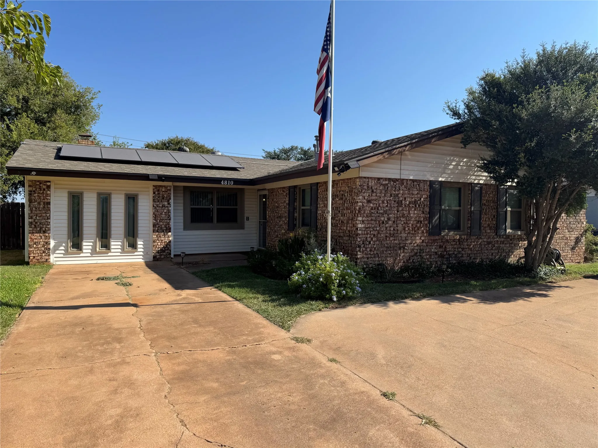 Single Family Residence For Sale in Taylor County , 4810 Don Juan Street, Abilene, Texas 79605, 4 Bedroom, 2 Bathroom, Garage spaces, 1,510 Sqft, built in 1963, mls#21376080, Real Estate Agent in Abilene, Homes For Sale in Taylor county, Homes For Sale in Abilene, Realtor in Abilene Texas, Real Estate Brokerage Independent Realty Texas, Luminita Cordes Realtor