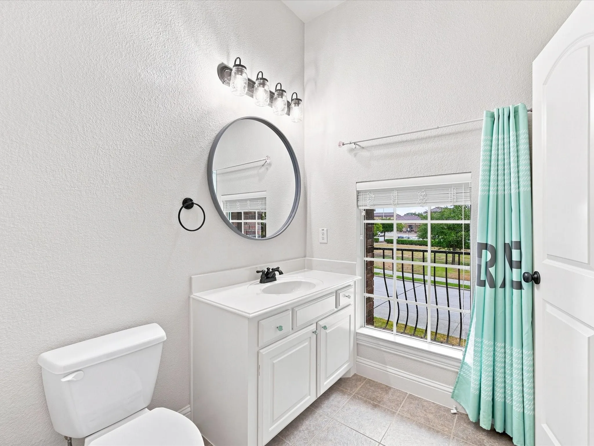 #2 upstairs full bathroom