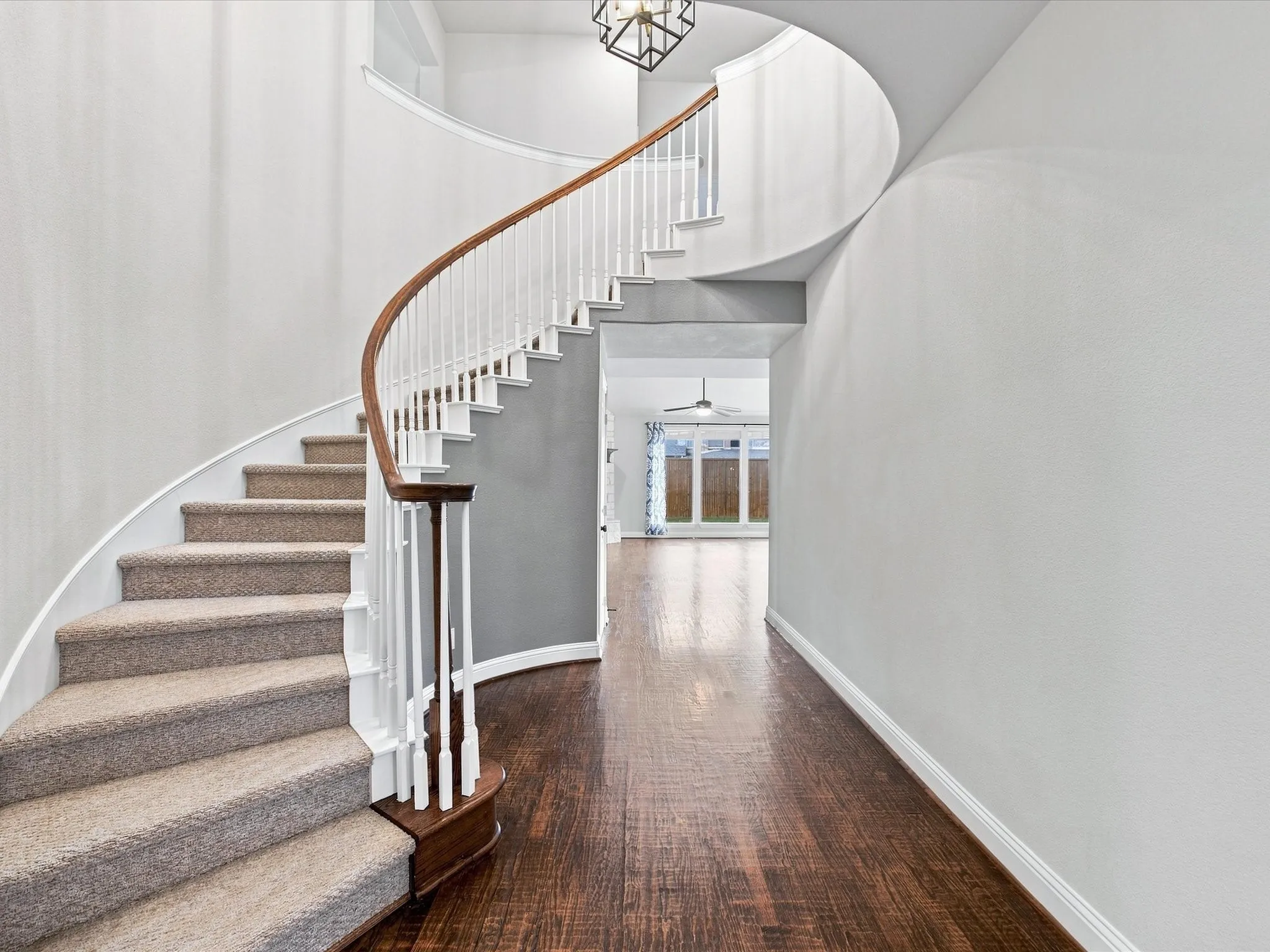 Single Family Residence For Sale in Collin County , 412 Oriole Drive, Murphy, Texas 75094, 4 Bedroom, 4 Bathroom, 3 Garage spaces, 3,358 Sqft, built in 2011, mls#21379824, Real Estate Agent in Murphy, Homes For Sale in Collin county, Homes For Sale in Murphy, Realtor in Murphy Texas, Real Estate Brokerage Independent Realty Texas, Luminita Cordes Realtor