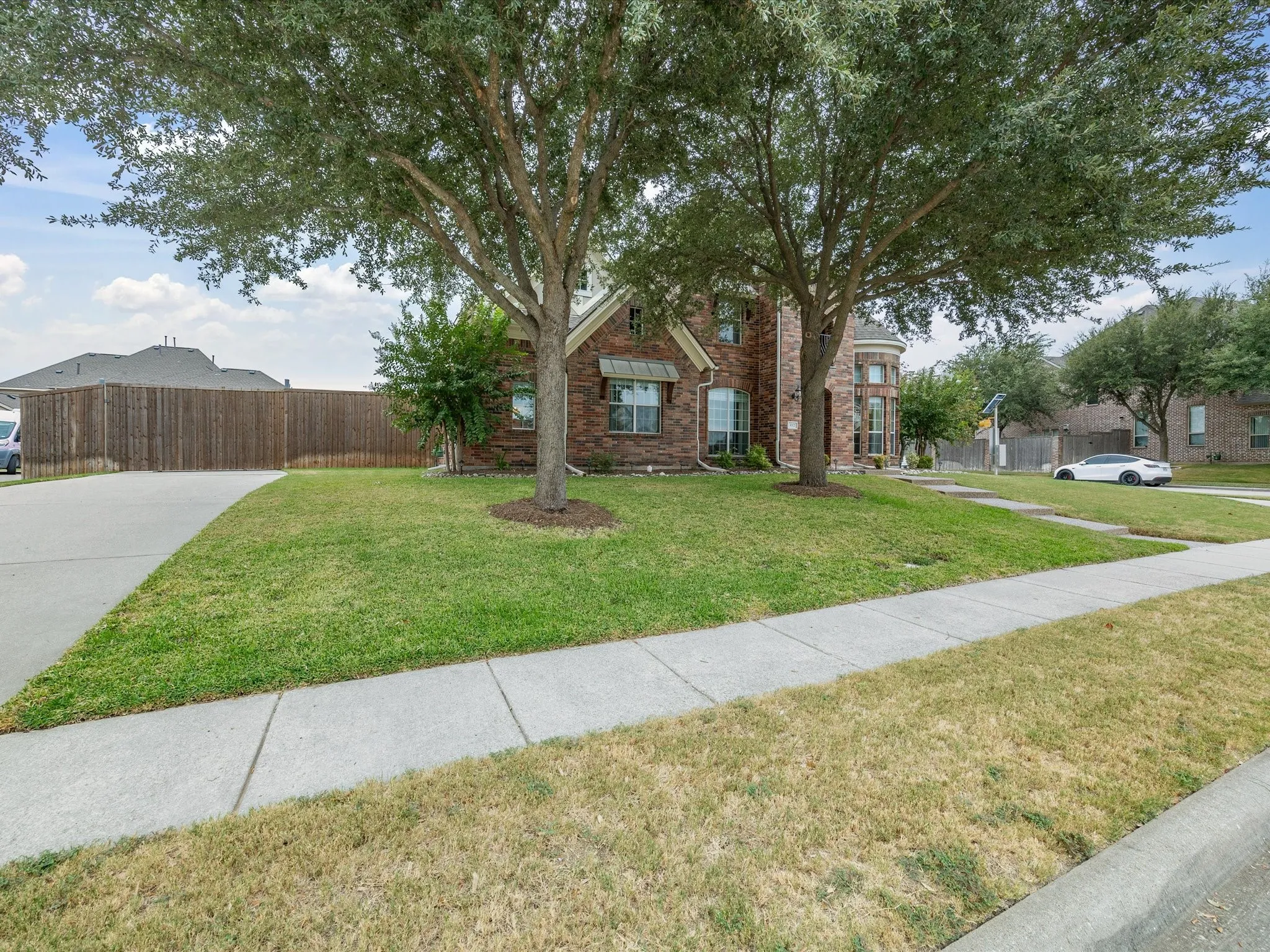 Single Family Residence For Sale in Collin County , 412 Oriole Drive, Murphy, Texas 75094, 4 Bedroom, 4 Bathroom, 3 Garage spaces, 3,358 Sqft, built in 2011, mls#21379824, Real Estate Agent in Murphy, Homes For Sale in Collin county, Homes For Sale in Murphy, Realtor in Murphy Texas, Real Estate Brokerage Independent Realty Texas, Luminita Cordes Realtor