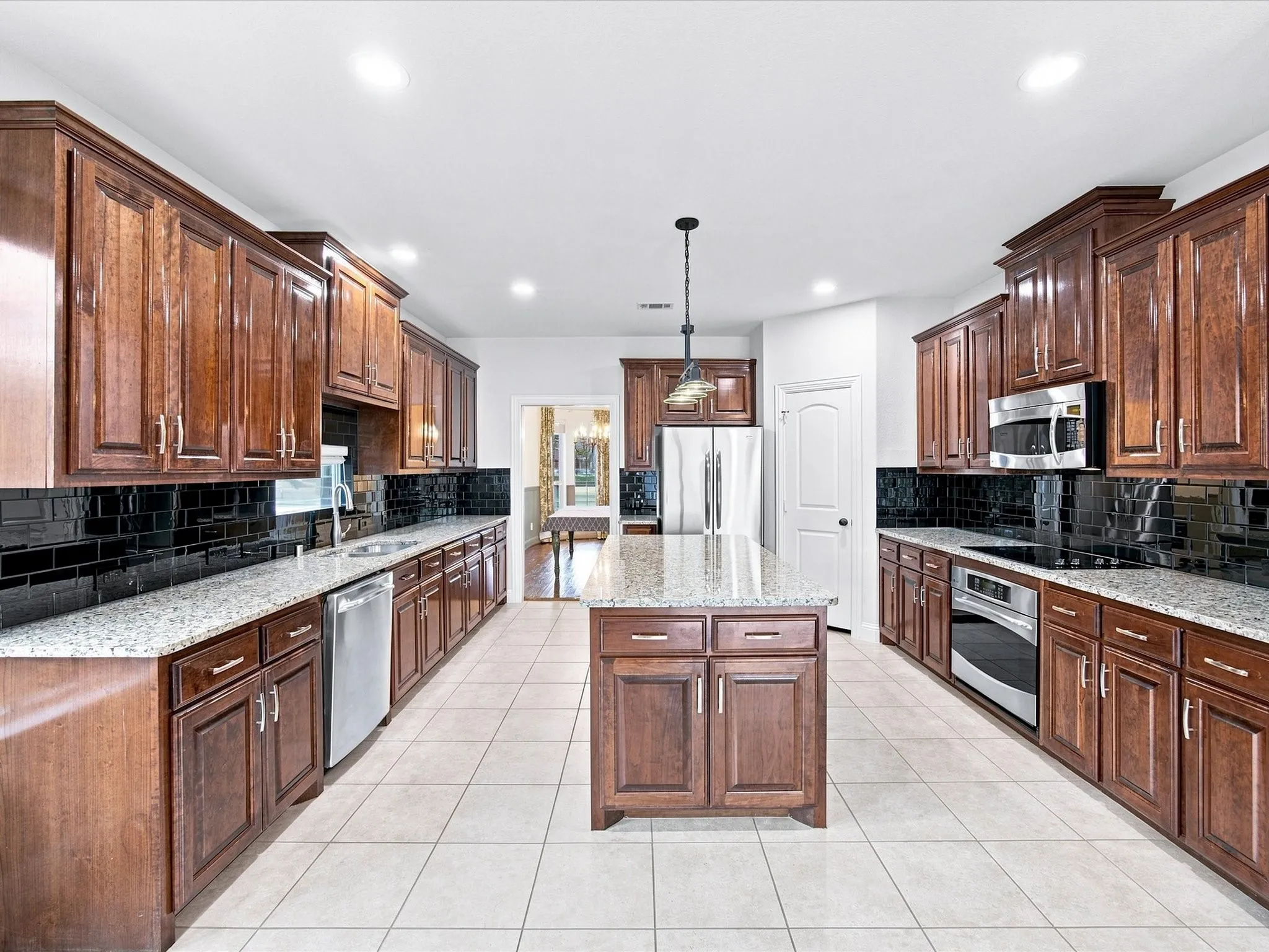 Single Family Residence For Sale in Collin County , 412 Oriole Drive, Murphy, Texas 75094, 4 Bedroom, 4 Bathroom, 3 Garage spaces, 3,358 Sqft, built in 2011, mls#21379824, Real Estate Agent in Murphy, Homes For Sale in Collin county, Homes For Sale in Murphy, Realtor in Murphy Texas, Real Estate Brokerage Independent Realty Texas, Luminita Cordes Realtor