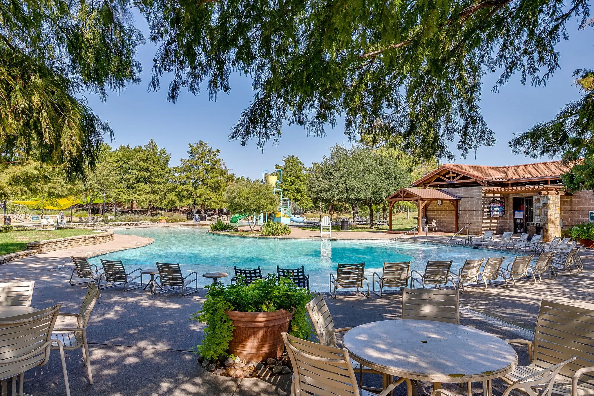 Single Family Residence For Sale in Tarrant County , 9017 Silsby Drive, Fort Worth, Texas 76244, 5 Bedroom, 4 Bathroom, 2 Garage spaces, 3,073 Sqft, built in 2007, mls#21379333, Real Estate Agent in Fort Worth, Homes For Sale in Tarrant county, Homes For Sale in Fort Worth, Realtor in Fort Worth Texas, Real Estate Brokerage Independent Realty Texas, Luminita Cordes Realtor