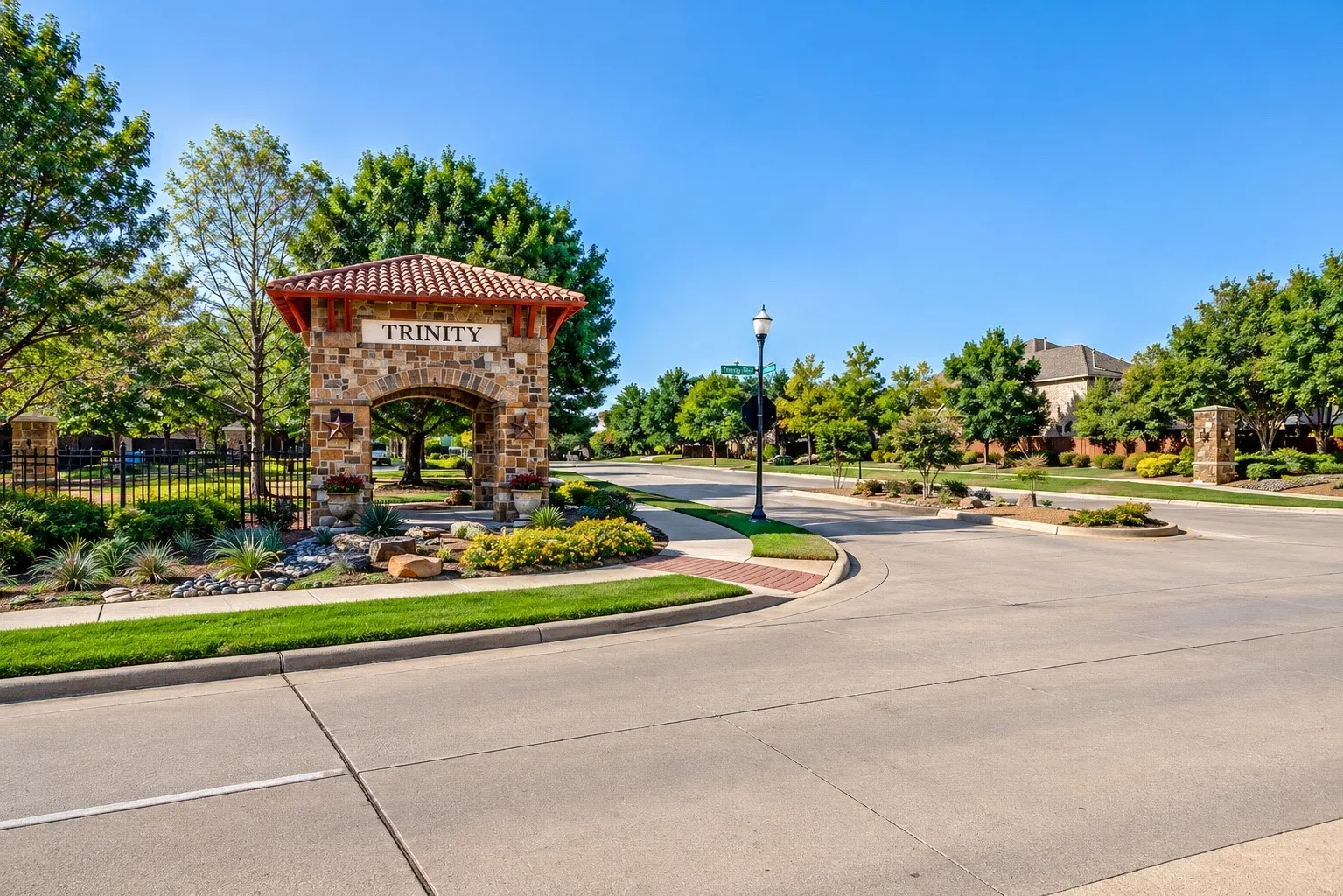 Single Family Residence For Sale in Tarrant County , 9017 Silsby Drive, Fort Worth, Texas 76244, 5 Bedroom, 4 Bathroom, 2 Garage spaces, 3,073 Sqft, built in 2007, mls#21379333, Real Estate Agent in Fort Worth, Homes For Sale in Tarrant county, Homes For Sale in Fort Worth, Realtor in Fort Worth Texas, Real Estate Brokerage Independent Realty Texas, Luminita Cordes Realtor