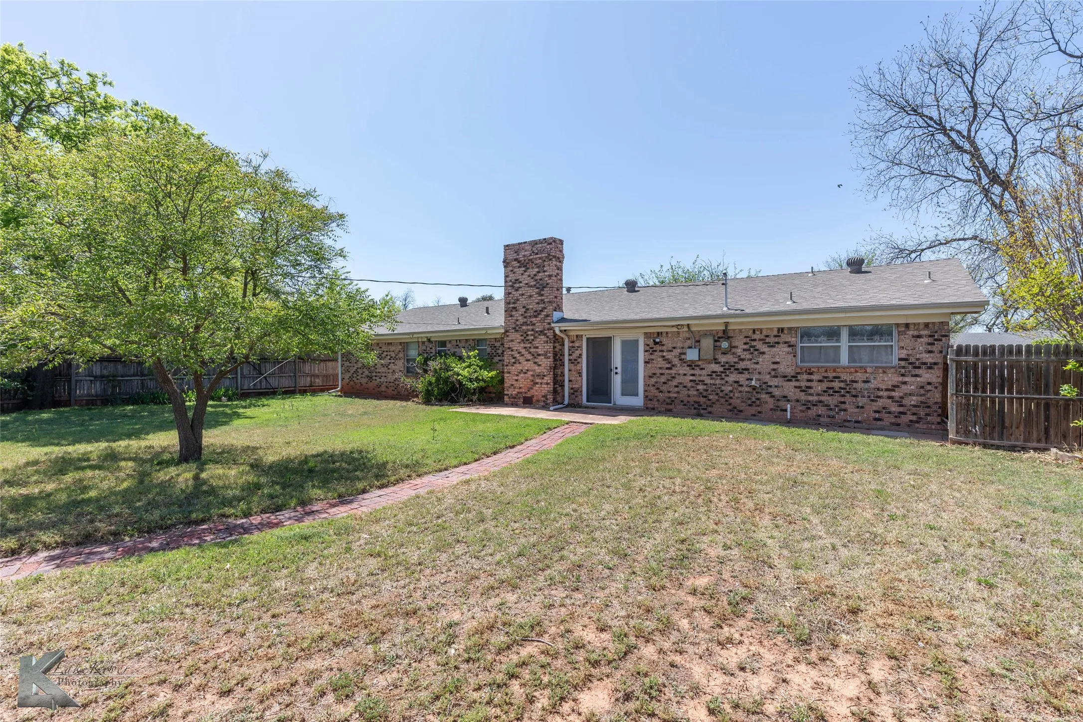 Single Family Residence For Rent in Taylor County , 1417 Westwood Drive, Abilene, Texas 79603, 3 Bedroom, 2 Bathroom, 2 Garage spaces, 1,543 Sqft, built in 1960, mls#21377054, Real Estate Agent in Abilene, Homes For Rent in Taylor county, Homes For Rent in Abilene, Realtor in Abilene Texas, Real Estate Brokerage Independent Realty Texas, Luminita Cordes Realtor