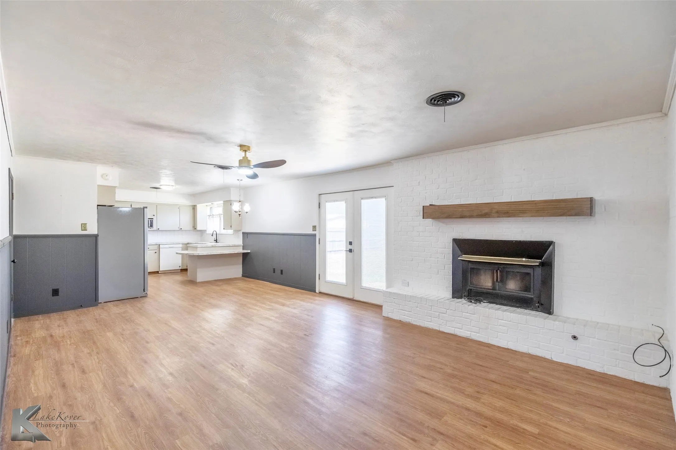 Single Family Residence For Rent in Taylor County , 1417 Westwood Drive, Abilene, Texas 79603, 3 Bedroom, 2 Bathroom, 2 Garage spaces, 1,543 Sqft, built in 1960, mls#21377054, Real Estate Agent in Abilene, Homes For Rent in Taylor county, Homes For Rent in Abilene, Realtor in Abilene Texas, Real Estate Brokerage Independent Realty Texas, Luminita Cordes Realtor