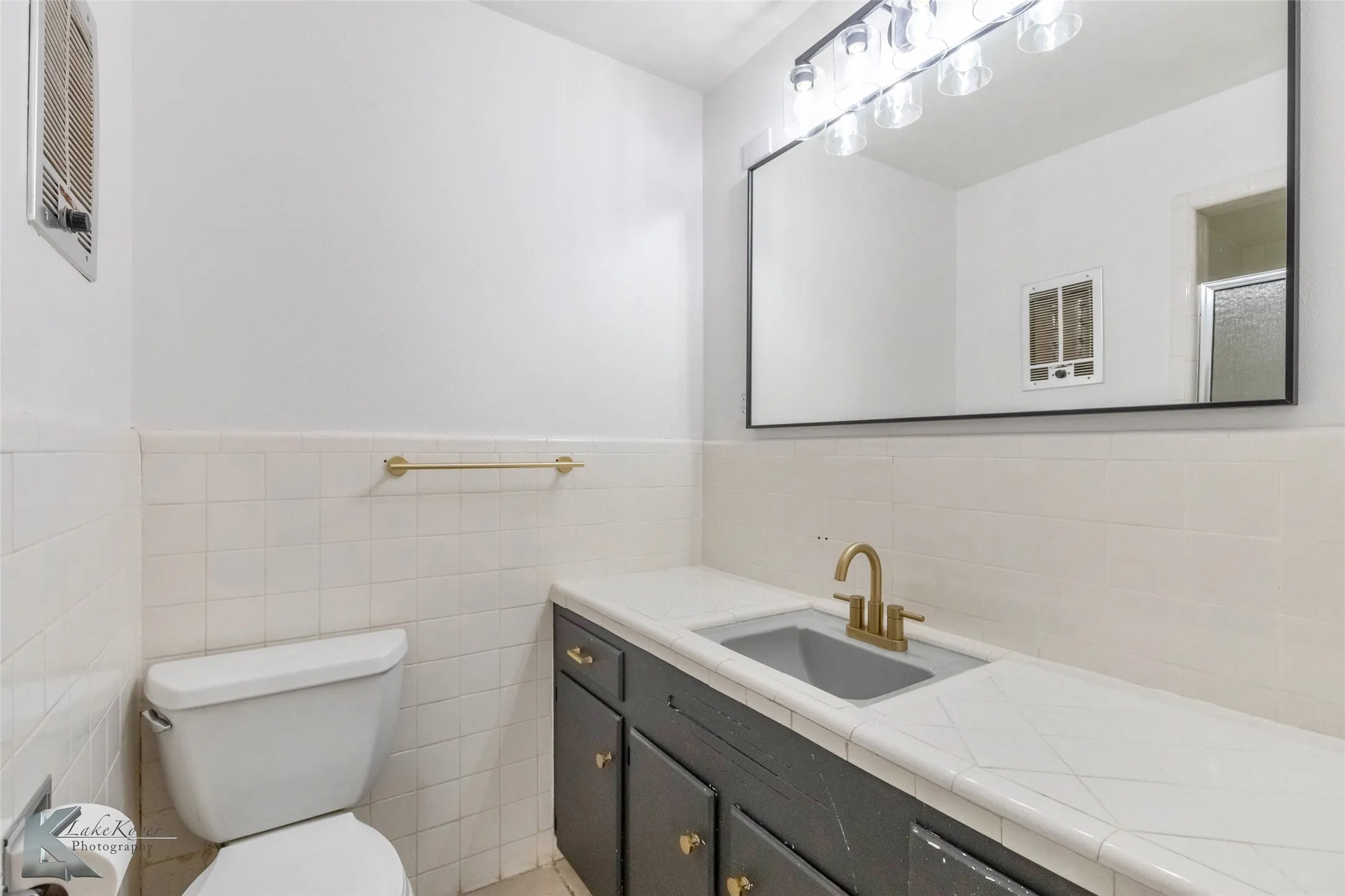 Single Family Residence For Rent in Taylor County , 1417 Westwood Drive, Abilene, Texas 79603, 3 Bedroom, 2 Bathroom, 2 Garage spaces, 1,543 Sqft, built in 1960, mls#21377054, Real Estate Agent in Abilene, Homes For Rent in Taylor county, Homes For Rent in Abilene, Realtor in Abilene Texas, Real Estate Brokerage Independent Realty Texas, Luminita Cordes Realtor
