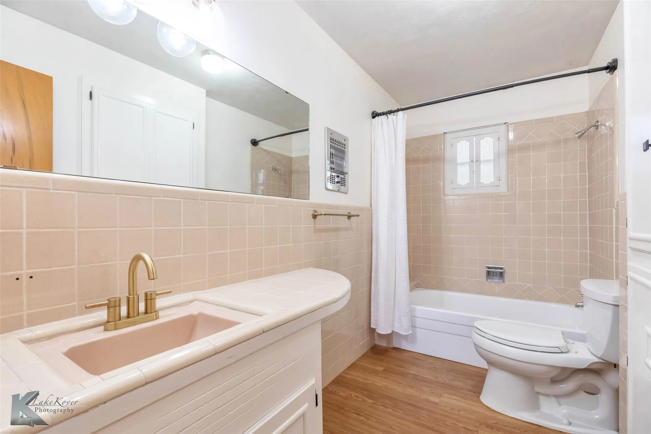 Single Family Residence For Rent in Taylor County , 1417 Westwood Drive, Abilene, Texas 79603, 3 Bedroom, 2 Bathroom, 2 Garage spaces, 1,543 Sqft, built in 1960, mls#21377054, Real Estate Agent in Abilene, Homes For Rent in Taylor county, Homes For Rent in Abilene, Realtor in Abilene Texas, Real Estate Brokerage Independent Realty Texas, Luminita Cordes Realtor