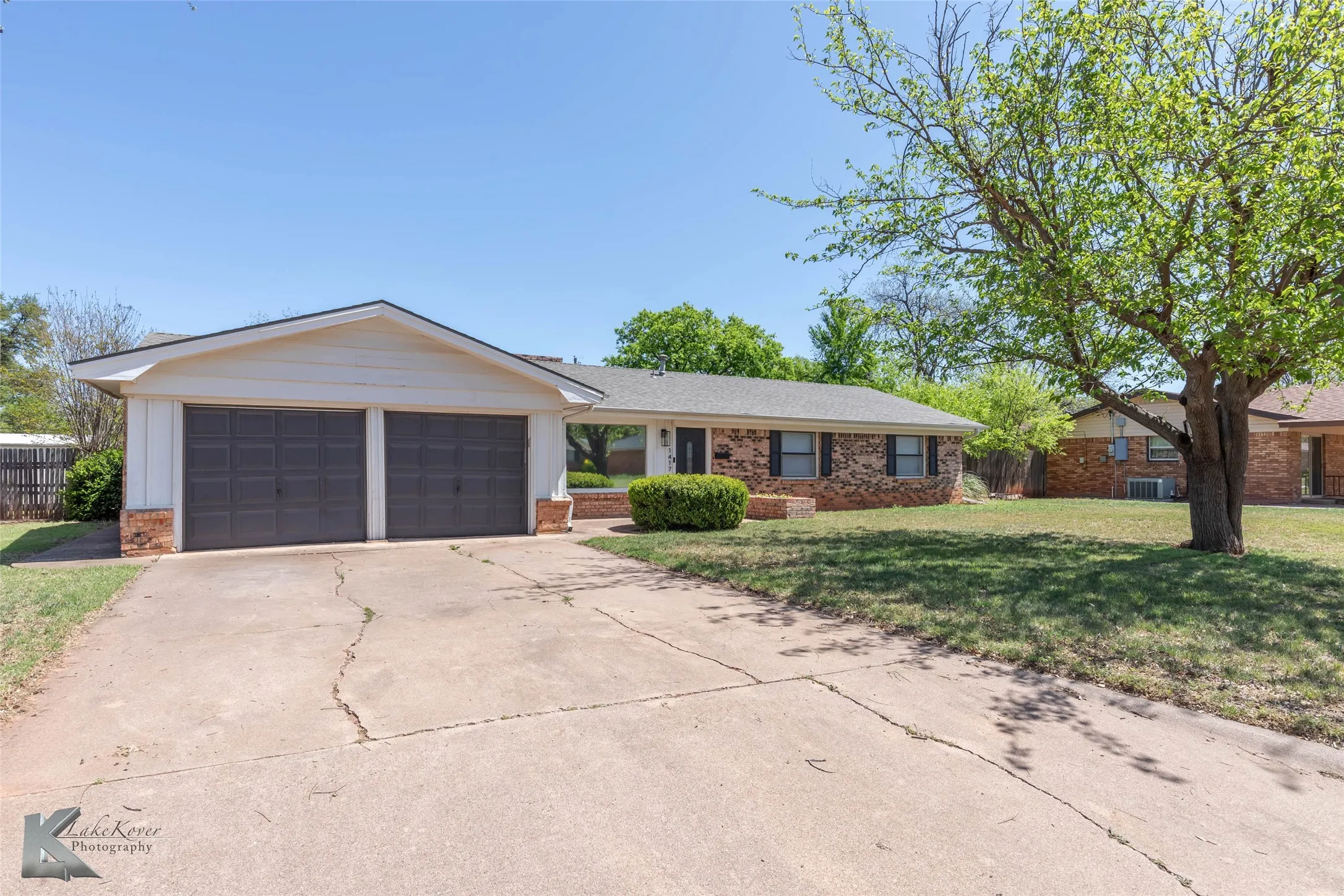 Single Family Residence For Rent in Taylor County , 1417 Westwood Drive, Abilene, Texas 79603, 3 Bedroom, 2 Bathroom, 2 Garage spaces, 1,543 Sqft, built in 1960, mls#21377054, Real Estate Agent in Abilene, Homes For Rent in Taylor county, Homes For Rent in Abilene, Realtor in Abilene Texas, Real Estate Brokerage Independent Realty Texas, Luminita Cordes Realtor