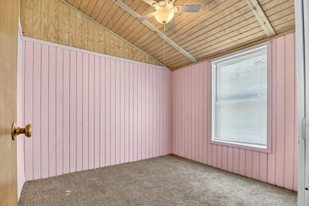 Single Family Residence For Sale in Mc Lennan County , 219 Willow Grove Road, Woodway, Texas 76712, 3 Bedroom, 3 Bathroom, 2 Garage spaces, 2,368 Sqft, built in 1976, mls#21376808, Real Estate Agent in Woodway, Homes For Sale in Mc Lennan county, Homes For Sale in Woodway, Realtor in Woodway Texas, Real Estate Brokerage Independent Realty Texas, Luminita Cordes Realtor
