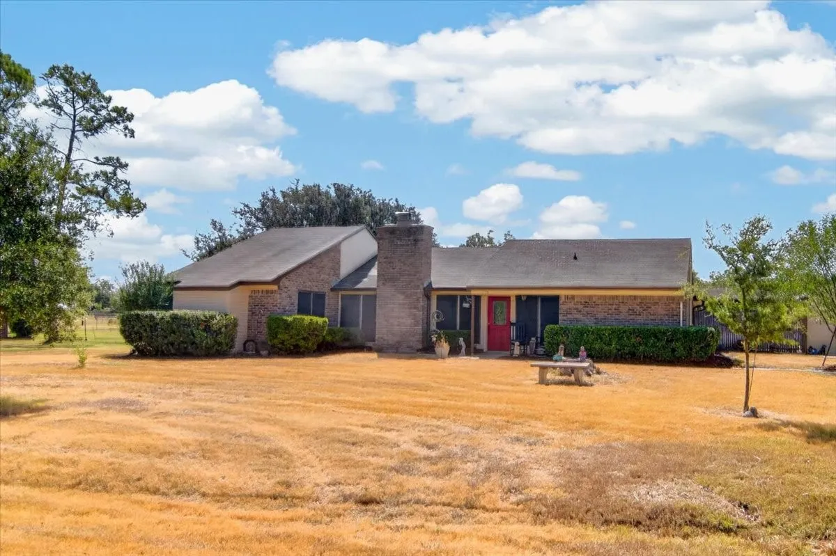 Single Family Residence For Sale in Mc Lennan County , 219 Willow Grove Road, Woodway, Texas 76712, 3 Bedroom, 3 Bathroom, 2 Garage spaces, 2,368 Sqft, built in 1976, mls#21376808, Real Estate Agent in Woodway, Homes For Sale in Mc Lennan county, Homes For Sale in Woodway, Realtor in Woodway Texas, Real Estate Brokerage Independent Realty Texas, Luminita Cordes Realtor