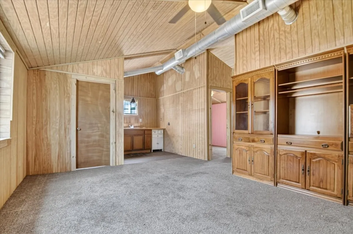 Single Family Residence For Sale in Mc Lennan County , 219 Willow Grove Road, Woodway, Texas 76712, 3 Bedroom, 3 Bathroom, 2 Garage spaces, 2,368 Sqft, built in 1976, mls#21376808, Real Estate Agent in Woodway, Homes For Sale in Mc Lennan county, Homes For Sale in Woodway, Realtor in Woodway Texas, Real Estate Brokerage Independent Realty Texas, Luminita Cordes Realtor