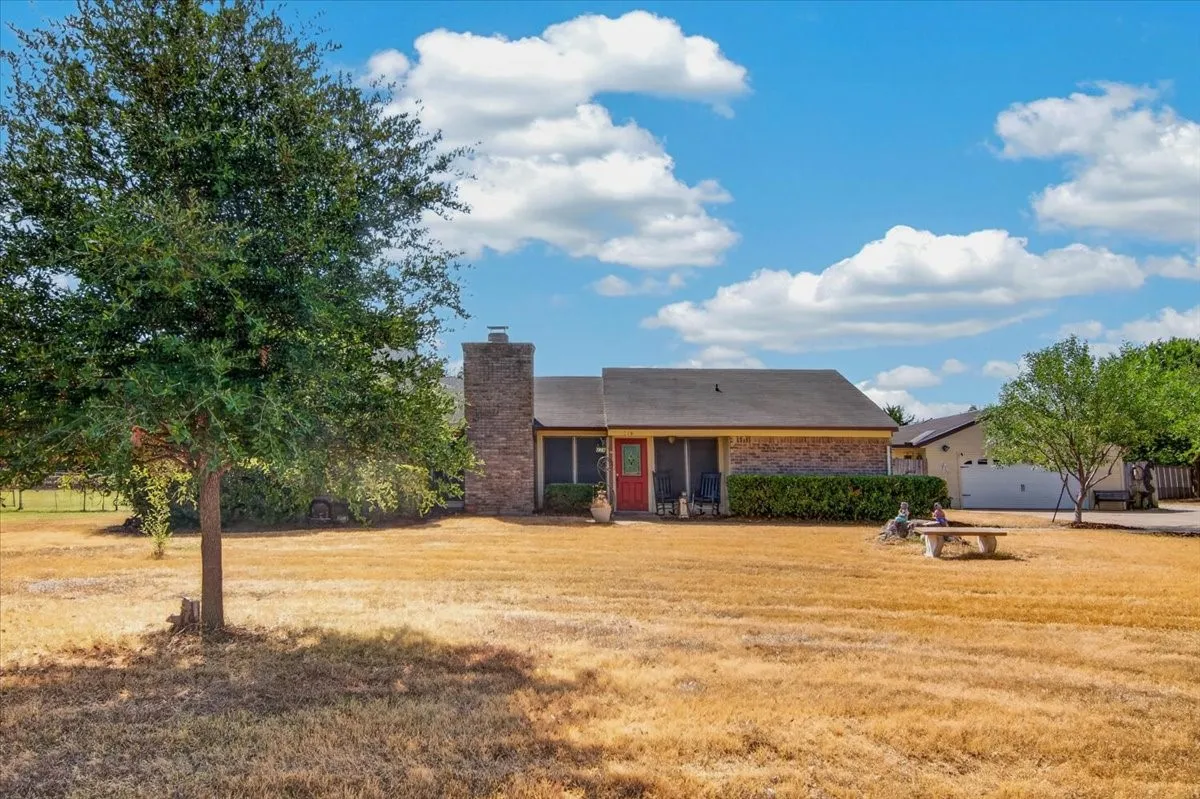 Single Family Residence For Sale in Mc Lennan County , 219 Willow Grove Road, Woodway, Texas 76712, 3 Bedroom, 3 Bathroom, 2 Garage spaces, 2,368 Sqft, built in 1976, mls#21376808, Real Estate Agent in Woodway, Homes For Sale in Mc Lennan county, Homes For Sale in Woodway, Realtor in Woodway Texas, Real Estate Brokerage Independent Realty Texas, Luminita Cordes Realtor