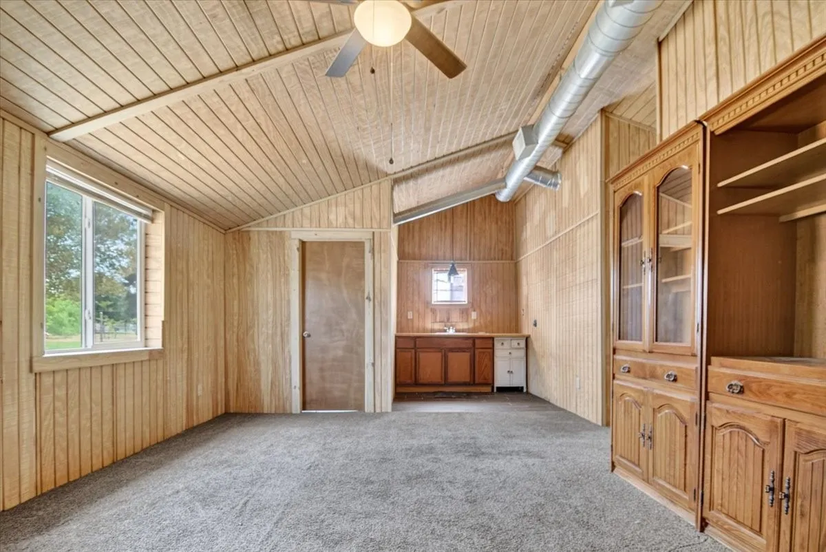 Single Family Residence For Sale in Mc Lennan County , 219 Willow Grove Road, Woodway, Texas 76712, 3 Bedroom, 3 Bathroom, 2 Garage spaces, 2,368 Sqft, built in 1976, mls#21376808, Real Estate Agent in Woodway, Homes For Sale in Mc Lennan county, Homes For Sale in Woodway, Realtor in Woodway Texas, Real Estate Brokerage Independent Realty Texas, Luminita Cordes Realtor