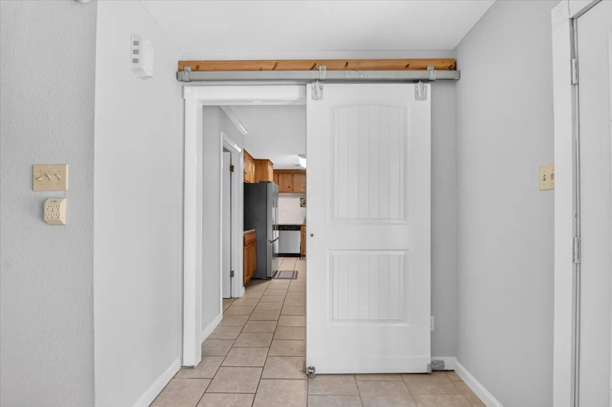 Single Family Residence For Sale in Mc Lennan County , 219 Willow Grove Road, Woodway, Texas 76712, 3 Bedroom, 3 Bathroom, 2 Garage spaces, 2,368 Sqft, built in 1976, mls#21376808, Real Estate Agent in Woodway, Homes For Sale in Mc Lennan county, Homes For Sale in Woodway, Realtor in Woodway Texas, Real Estate Brokerage Independent Realty Texas, Luminita Cordes Realtor