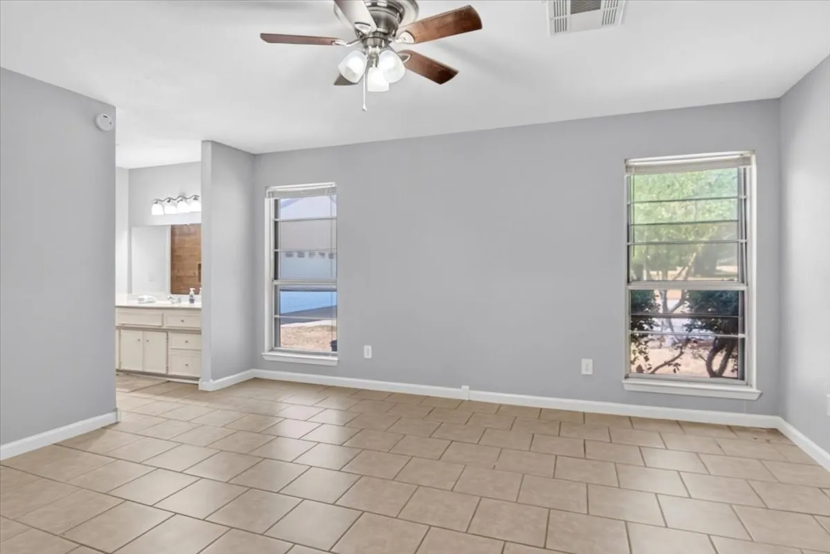Single Family Residence For Sale in Mc Lennan County , 219 Willow Grove Road, Woodway, Texas 76712, 3 Bedroom, 3 Bathroom, 2 Garage spaces, 2,368 Sqft, built in 1976, mls#21376808, Real Estate Agent in Woodway, Homes For Sale in Mc Lennan county, Homes For Sale in Woodway, Realtor in Woodway Texas, Real Estate Brokerage Independent Realty Texas, Luminita Cordes Realtor