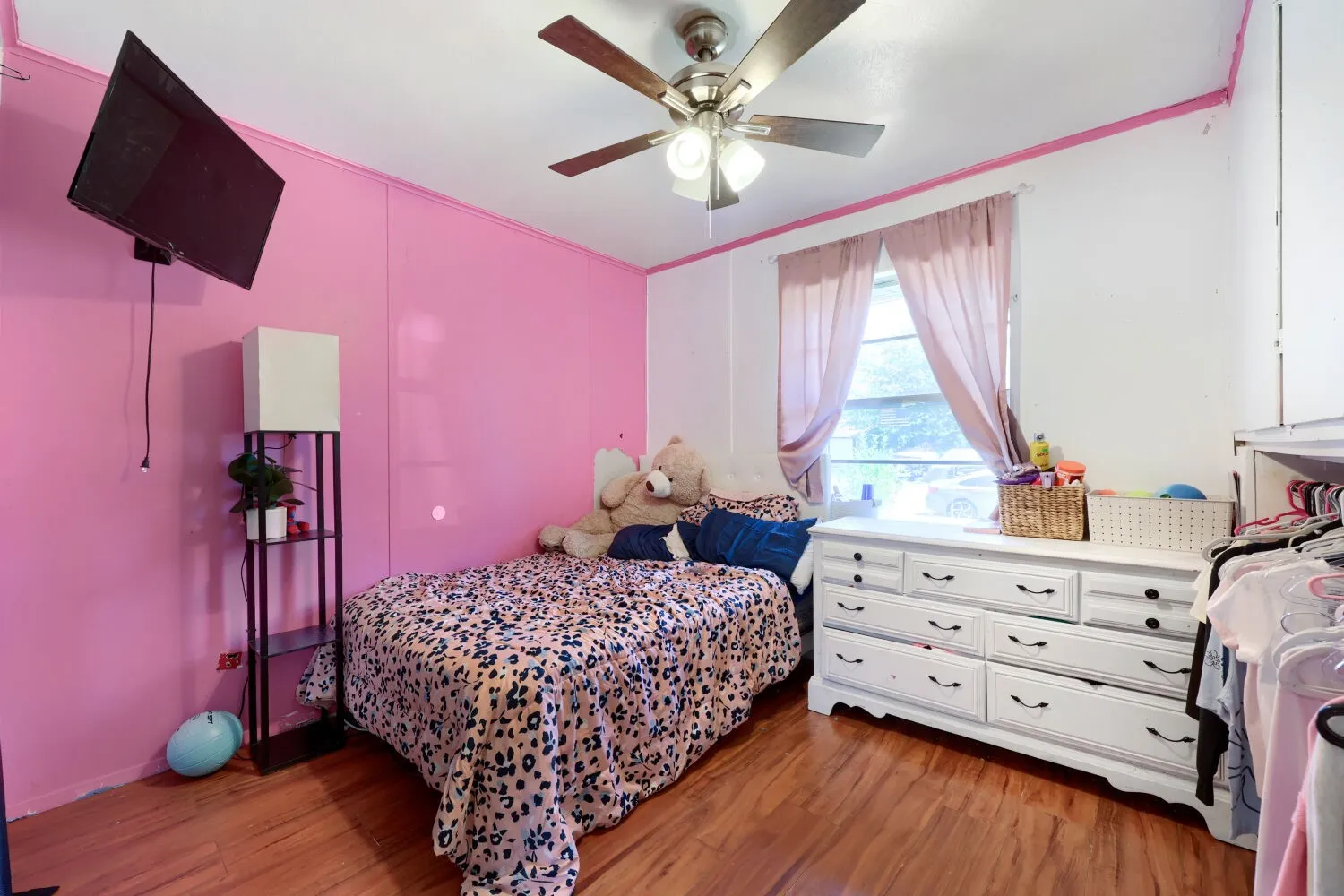 Single Family Residence For Sale in Dallas County , 2305 Arcady Lane, Lancaster, Texas 75134, 4 Bedroom, 2 Bathroom, 1 Garage spaces, 1,145 Sqft, built in 1962, mls#21376145, Real Estate Agent in Lancaster, Homes For Sale in Dallas county, Homes For Sale in Lancaster, Realtor in Lancaster Texas, Real Estate Brokerage Independent Realty Texas, Luminita Cordes Realtor