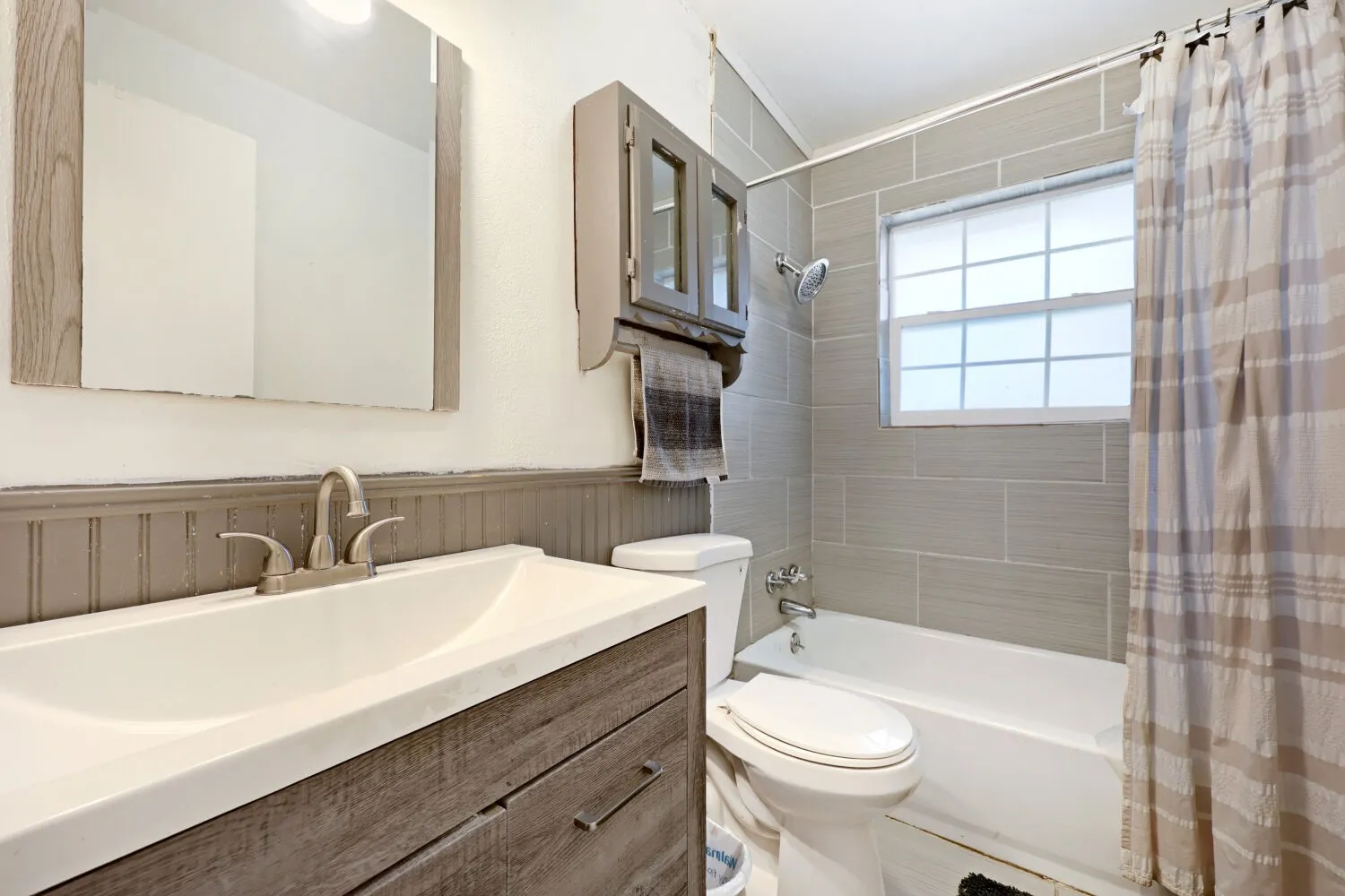 Single Family Residence For Sale in Dallas County , 2305 Arcady Lane, Lancaster, Texas 75134, 4 Bedroom, 2 Bathroom, 1 Garage spaces, 1,145 Sqft, built in 1962, mls#21376145, Real Estate Agent in Lancaster, Homes For Sale in Dallas county, Homes For Sale in Lancaster, Realtor in Lancaster Texas, Real Estate Brokerage Independent Realty Texas, Luminita Cordes Realtor