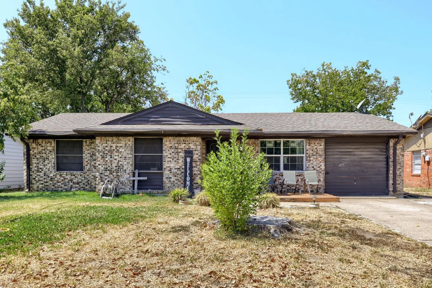 Single Family Residence For Sale in Dallas County , 2305 Arcady Lane, Lancaster, Texas 75134, 4 Bedroom, 2 Bathroom, 1 Garage spaces, 1,145 Sqft, built in 1962, mls#21376145, Real Estate Agent in Lancaster, Homes For Sale in Dallas county, Homes For Sale in Lancaster, Realtor in Lancaster Texas, Real Estate Brokerage Independent Realty Texas, Luminita Cordes Realtor