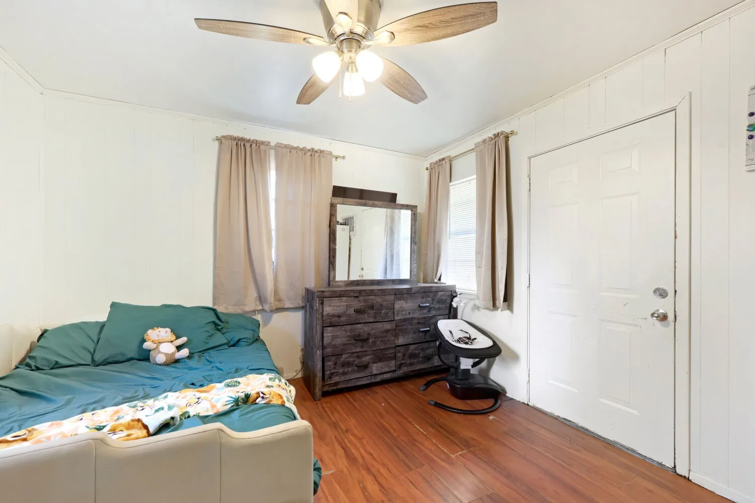 Single Family Residence For Sale in Dallas County , 2305 Arcady Lane, Lancaster, Texas 75134, 4 Bedroom, 2 Bathroom, 1 Garage spaces, 1,145 Sqft, built in 1962, mls#21376145, Real Estate Agent in Lancaster, Homes For Sale in Dallas county, Homes For Sale in Lancaster, Realtor in Lancaster Texas, Real Estate Brokerage Independent Realty Texas, Luminita Cordes Realtor
