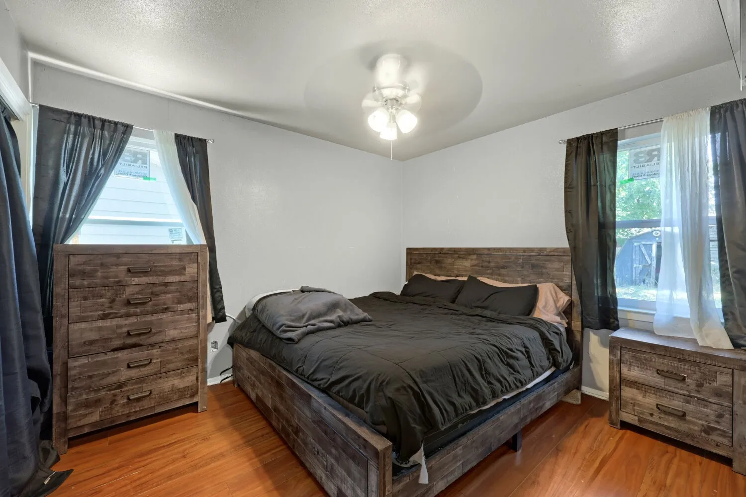 Single Family Residence For Sale in Dallas County , 2305 Arcady Lane, Lancaster, Texas 75134, 4 Bedroom, 2 Bathroom, 1 Garage spaces, 1,145 Sqft, built in 1962, mls#21376145, Real Estate Agent in Lancaster, Homes For Sale in Dallas county, Homes For Sale in Lancaster, Realtor in Lancaster Texas, Real Estate Brokerage Independent Realty Texas, Luminita Cordes Realtor