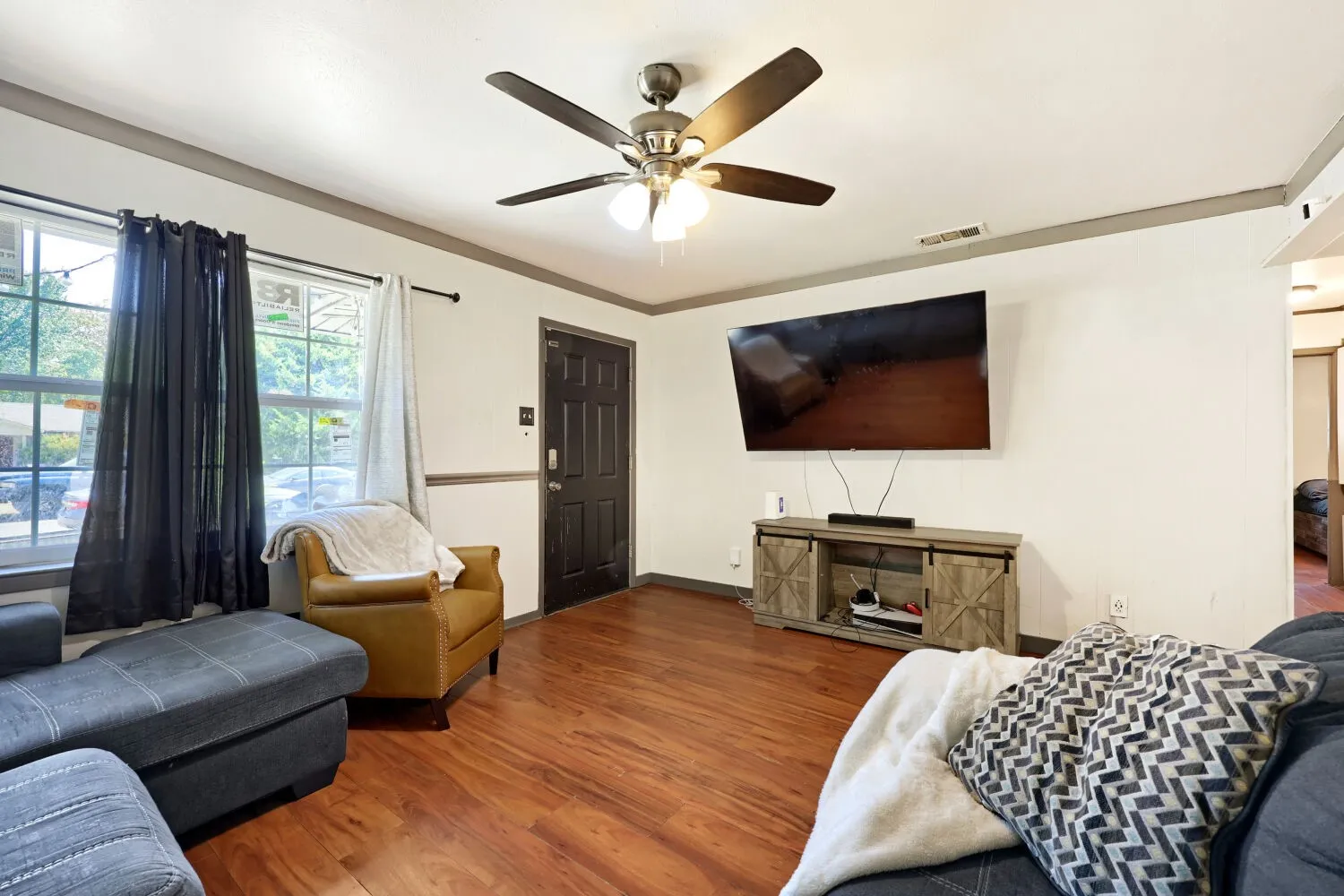 Single Family Residence For Sale in Dallas County , 2305 Arcady Lane, Lancaster, Texas 75134, 4 Bedroom, 2 Bathroom, 1 Garage spaces, 1,145 Sqft, built in 1962, mls#21376145, Real Estate Agent in Lancaster, Homes For Sale in Dallas county, Homes For Sale in Lancaster, Realtor in Lancaster Texas, Real Estate Brokerage Independent Realty Texas, Luminita Cordes Realtor