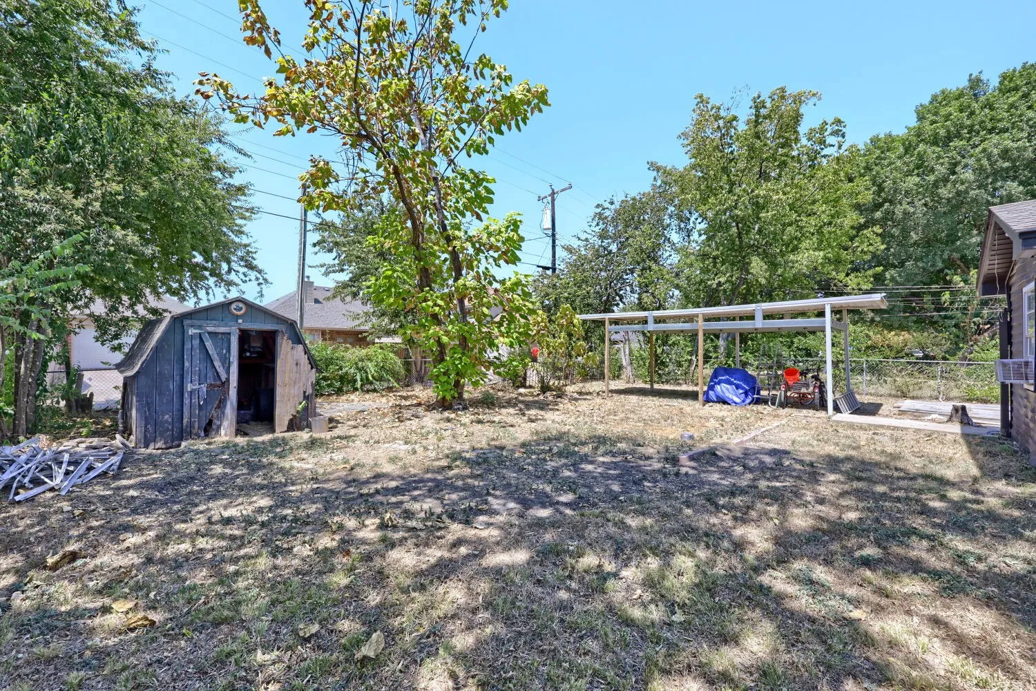 Single Family Residence For Sale in Dallas County , 2305 Arcady Lane, Lancaster, Texas 75134, 4 Bedroom, 2 Bathroom, 1 Garage spaces, 1,145 Sqft, built in 1962, mls#21376145, Real Estate Agent in Lancaster, Homes For Sale in Dallas county, Homes For Sale in Lancaster, Realtor in Lancaster Texas, Real Estate Brokerage Independent Realty Texas, Luminita Cordes Realtor