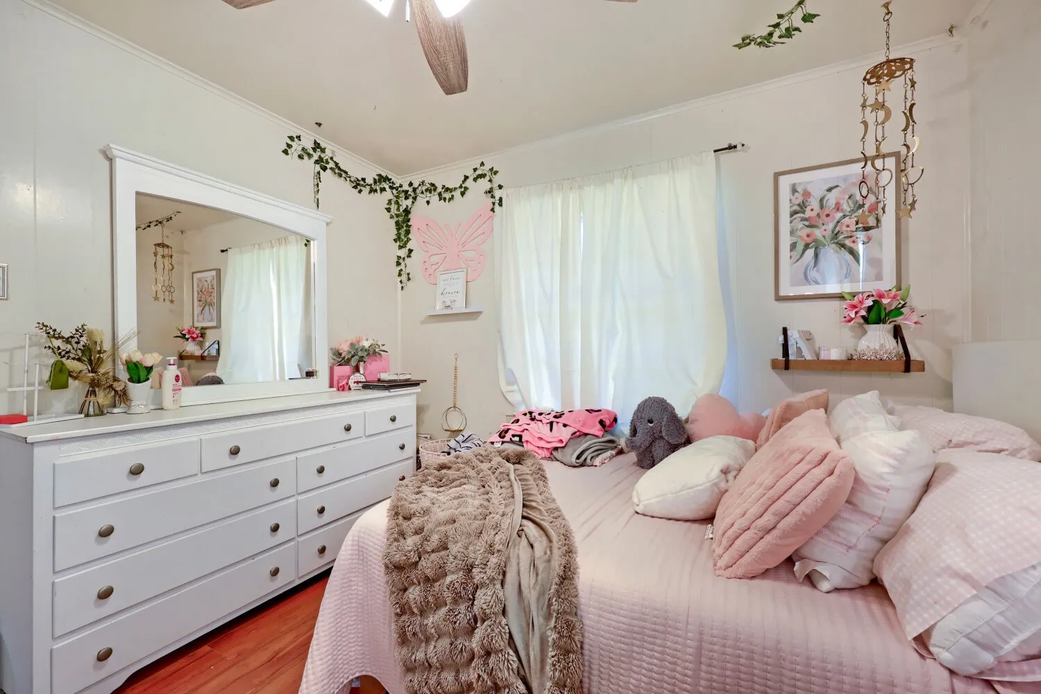 Single Family Residence For Sale in Dallas County , 2305 Arcady Lane, Lancaster, Texas 75134, 4 Bedroom, 2 Bathroom, 1 Garage spaces, 1,145 Sqft, built in 1962, mls#21376145, Real Estate Agent in Lancaster, Homes For Sale in Dallas county, Homes For Sale in Lancaster, Realtor in Lancaster Texas, Real Estate Brokerage Independent Realty Texas, Luminita Cordes Realtor