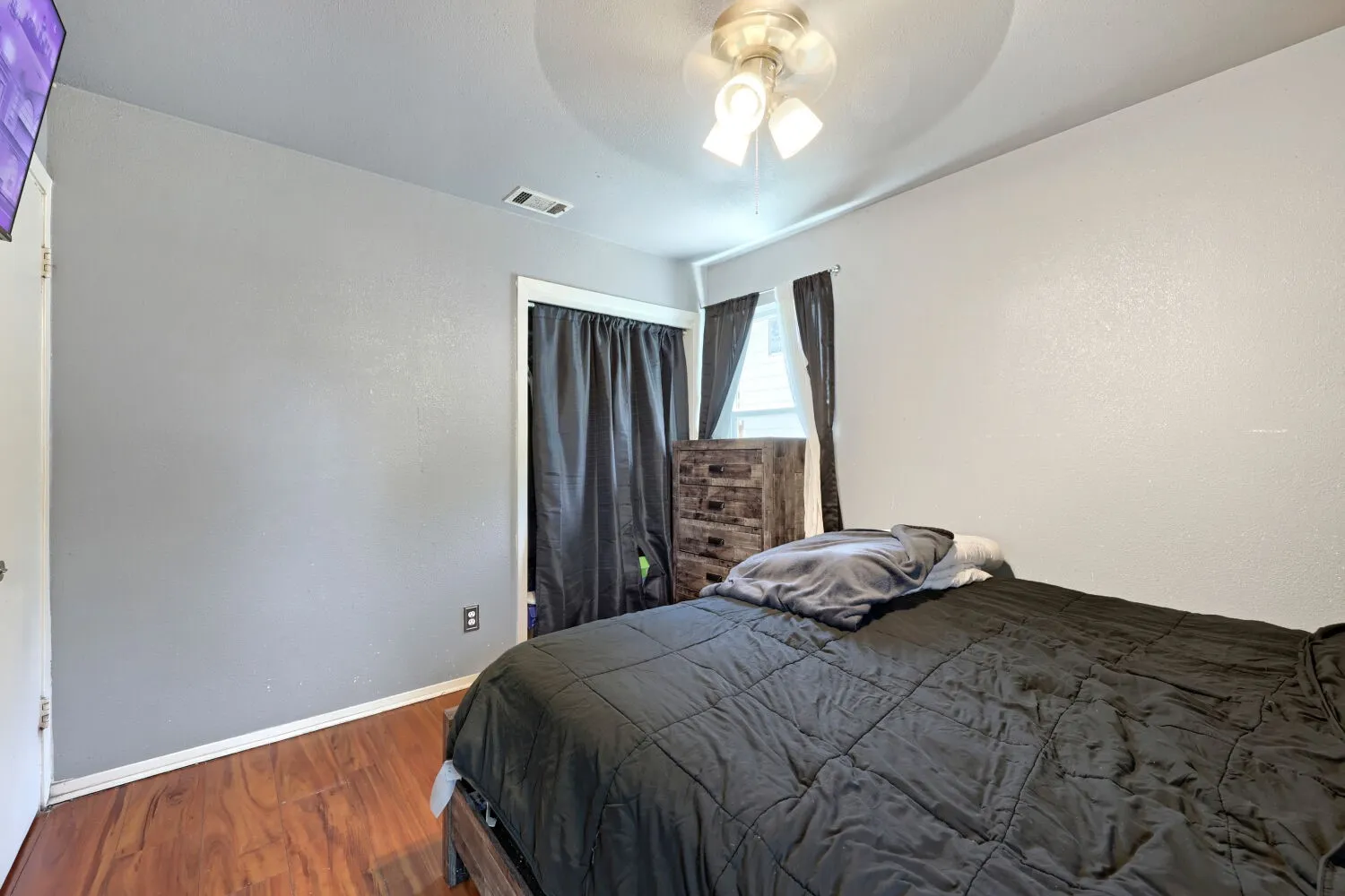 Single Family Residence For Sale in Dallas County , 2305 Arcady Lane, Lancaster, Texas 75134, 4 Bedroom, 2 Bathroom, 1 Garage spaces, 1,145 Sqft, built in 1962, mls#21376145, Real Estate Agent in Lancaster, Homes For Sale in Dallas county, Homes For Sale in Lancaster, Realtor in Lancaster Texas, Real Estate Brokerage Independent Realty Texas, Luminita Cordes Realtor