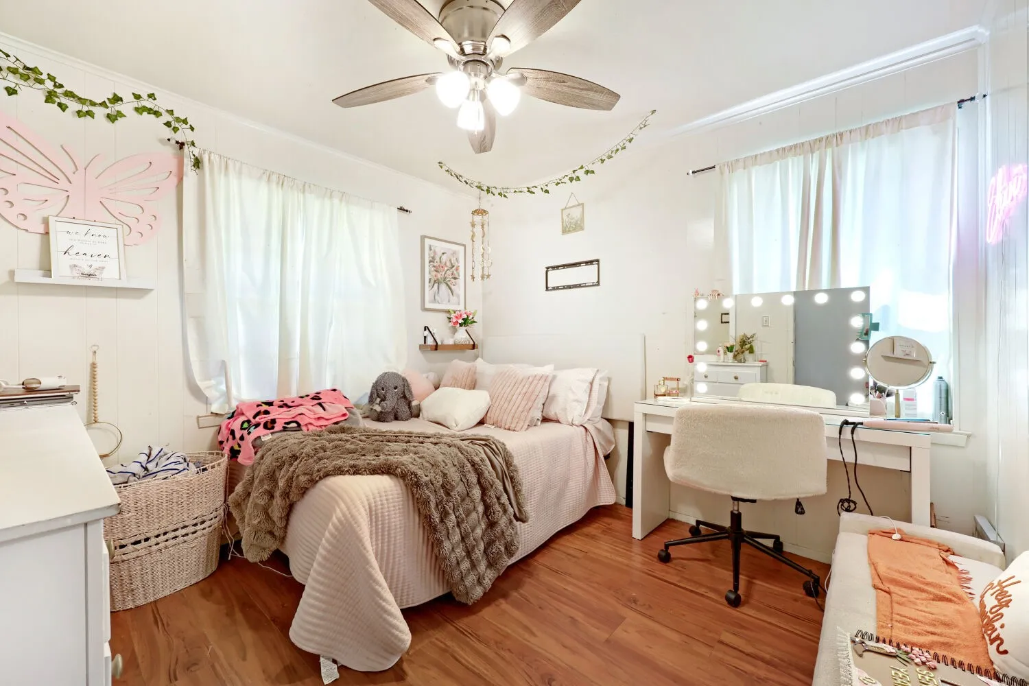 Single Family Residence For Sale in Dallas County , 2305 Arcady Lane, Lancaster, Texas 75134, 4 Bedroom, 2 Bathroom, 1 Garage spaces, 1,145 Sqft, built in 1962, mls#21376145, Real Estate Agent in Lancaster, Homes For Sale in Dallas county, Homes For Sale in Lancaster, Realtor in Lancaster Texas, Real Estate Brokerage Independent Realty Texas, Luminita Cordes Realtor