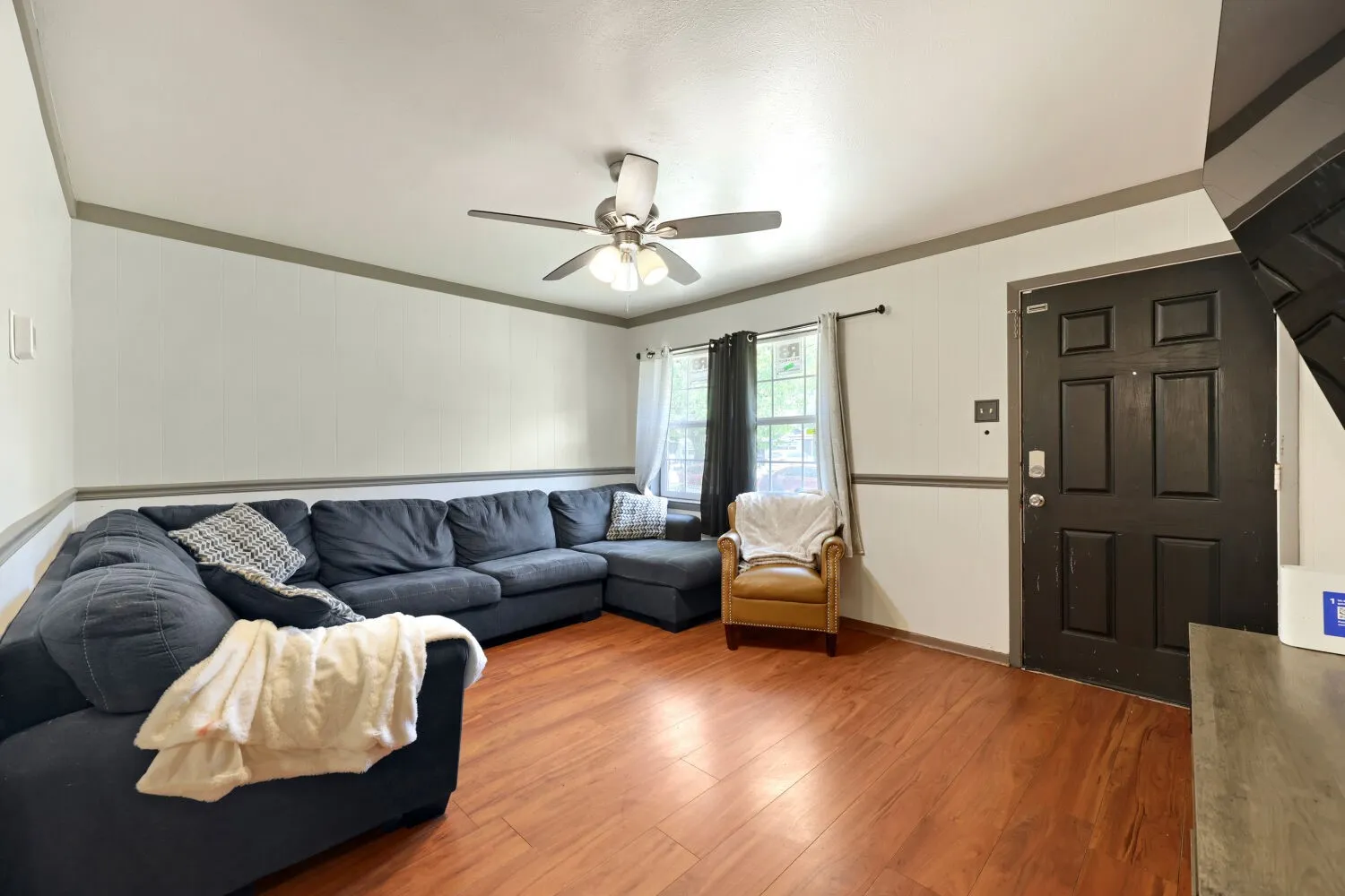 Single Family Residence For Sale in Dallas County , 2305 Arcady Lane, Lancaster, Texas 75134, 4 Bedroom, 2 Bathroom, 1 Garage spaces, 1,145 Sqft, built in 1962, mls#21376145, Real Estate Agent in Lancaster, Homes For Sale in Dallas county, Homes For Sale in Lancaster, Realtor in Lancaster Texas, Real Estate Brokerage Independent Realty Texas, Luminita Cordes Realtor