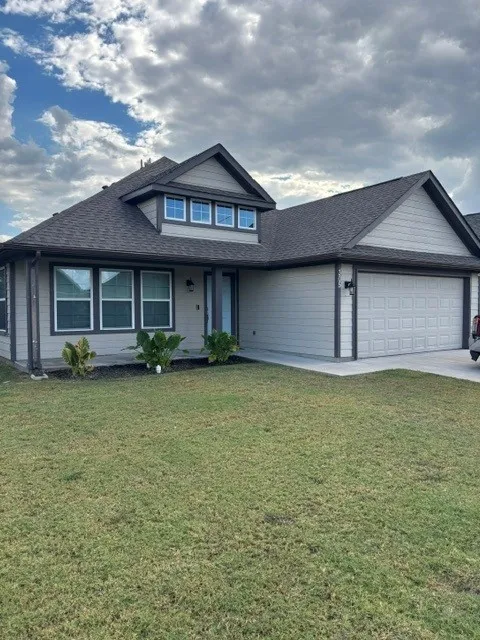 Single Family Residence For Sale in Fannin County , 305 Sunnyside Drive, Trenton, Texas 75490, 3 Bedroom, 2 Bathroom, 2 Garage spaces, 1,832 Sqft, built in 2021, mls#21377201, Real Estate Agent in Trenton, Homes For Sale in Fannin county, Homes For Sale in Trenton, Realtor in Trenton Texas, Real Estate Brokerage Independent Realty Texas, Luminita Cordes Realtor