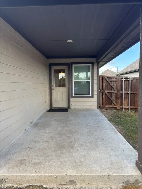 Single Family Residence For Sale in Fannin County , 305 Sunnyside Drive, Trenton, Texas 75490, 3 Bedroom, 2 Bathroom, 2 Garage spaces, 1,832 Sqft, built in 2021, mls#21377201, Real Estate Agent in Trenton, Homes For Sale in Fannin county, Homes For Sale in Trenton, Realtor in Trenton Texas, Real Estate Brokerage Independent Realty Texas, Luminita Cordes Realtor