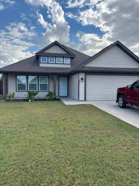 Single Family Residence For Sale in Fannin County , 305 Sunnyside Drive, Trenton, Texas 75490, 3 Bedroom, 2 Bathroom, 2 Garage spaces, 1,832 Sqft, built in 2021, mls#21377201, Real Estate Agent in Trenton, Homes For Sale in Fannin county, Homes For Sale in Trenton, Realtor in Trenton Texas, Real Estate Brokerage Independent Realty Texas, Luminita Cordes Realtor