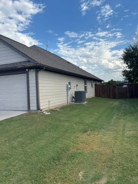 Single Family Residence For Sale in Fannin County , 305 Sunnyside Drive, Trenton, Texas 75490, 3 Bedroom, 2 Bathroom, 2 Garage spaces, 1,832 Sqft, built in 2021, mls#21377201, Real Estate Agent in Trenton, Homes For Sale in Fannin county, Homes For Sale in Trenton, Realtor in Trenton Texas, Real Estate Brokerage Independent Realty Texas, Luminita Cordes Realtor