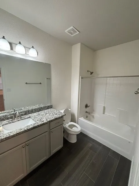 Single Family Residence For Sale in Fannin County , 305 Sunnyside Drive, Trenton, Texas 75490, 3 Bedroom, 2 Bathroom, 2 Garage spaces, 1,832 Sqft, built in 2021, mls#21377201, Real Estate Agent in Trenton, Homes For Sale in Fannin county, Homes For Sale in Trenton, Realtor in Trenton Texas, Real Estate Brokerage Independent Realty Texas, Luminita Cordes Realtor