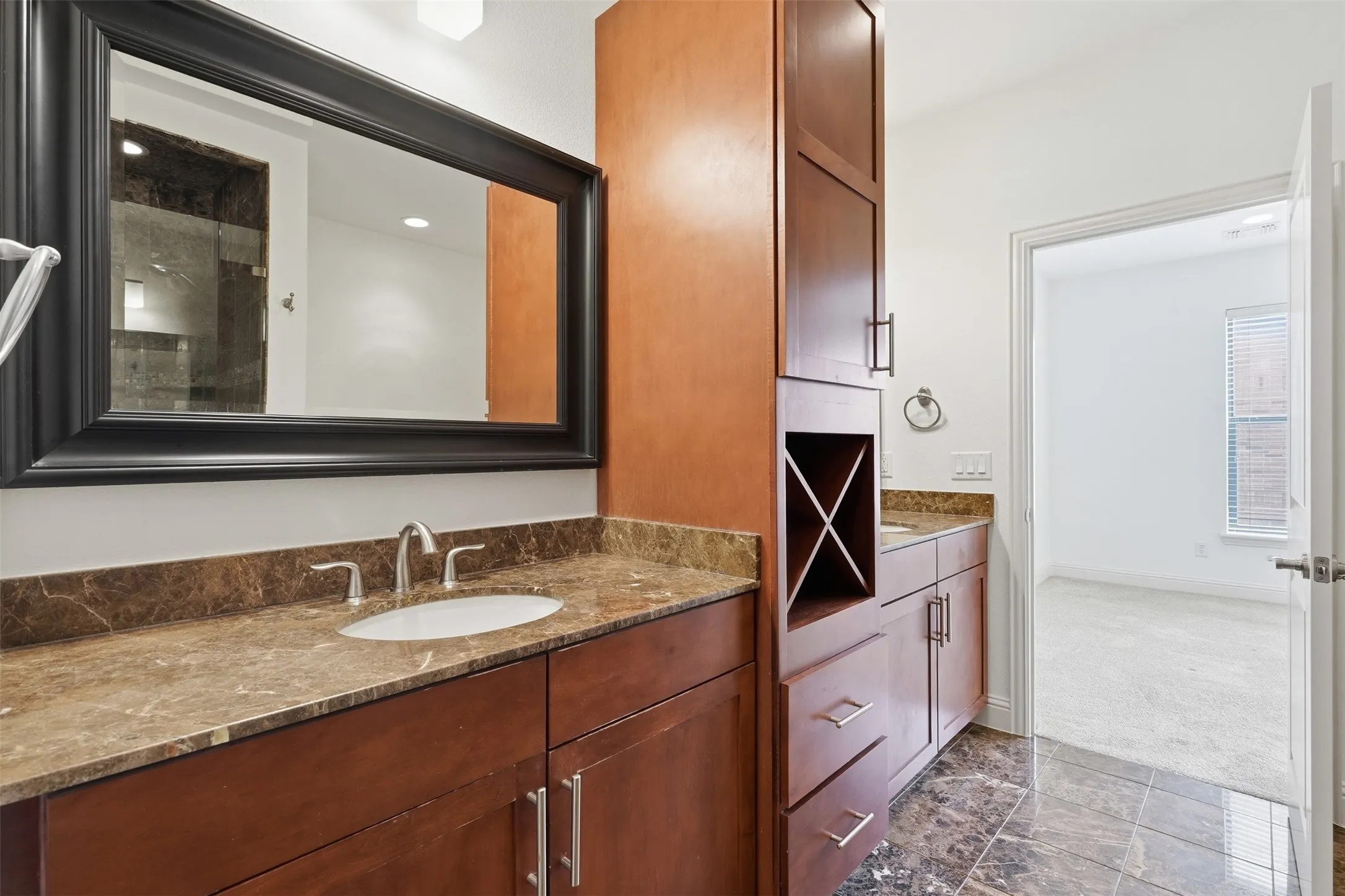 Townhouse For Sale in Tarrant County , 636 E Bluff Street, Fort Worth, Texas 76102, 2 Bedroom, 3 Bathroom, 2 Garage spaces, 2,203 Sqft, built in 2006, mls#21380043, Real Estate Agent in Fort Worth, Homes For Sale in Tarrant county, Homes For Sale in Fort Worth, Realtor in Fort Worth Texas, Real Estate Brokerage Independent Realty Texas, Luminita Cordes Realtor