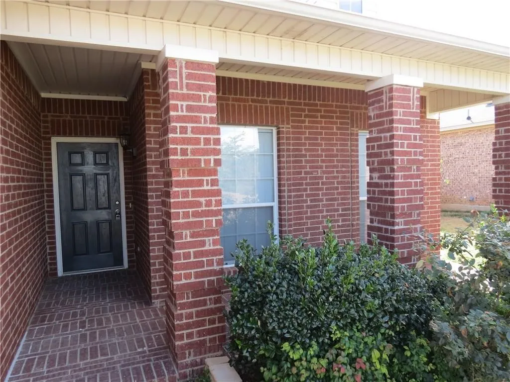 Single Family Residence For Rent in Tarrant County , 610 Poplar Vista Lane, Arlington, Texas 76002, 3 Bedroom, 2 Bathroom, 2 Garage spaces, 1,516 Sqft, built in 2005, mls#21379290, Real Estate Agent in Arlington, Homes For Rent in Tarrant county, Homes For Rent in Arlington, Realtor in Arlington Texas, Real Estate Brokerage Independent Realty Texas, Luminita Cordes Realtor