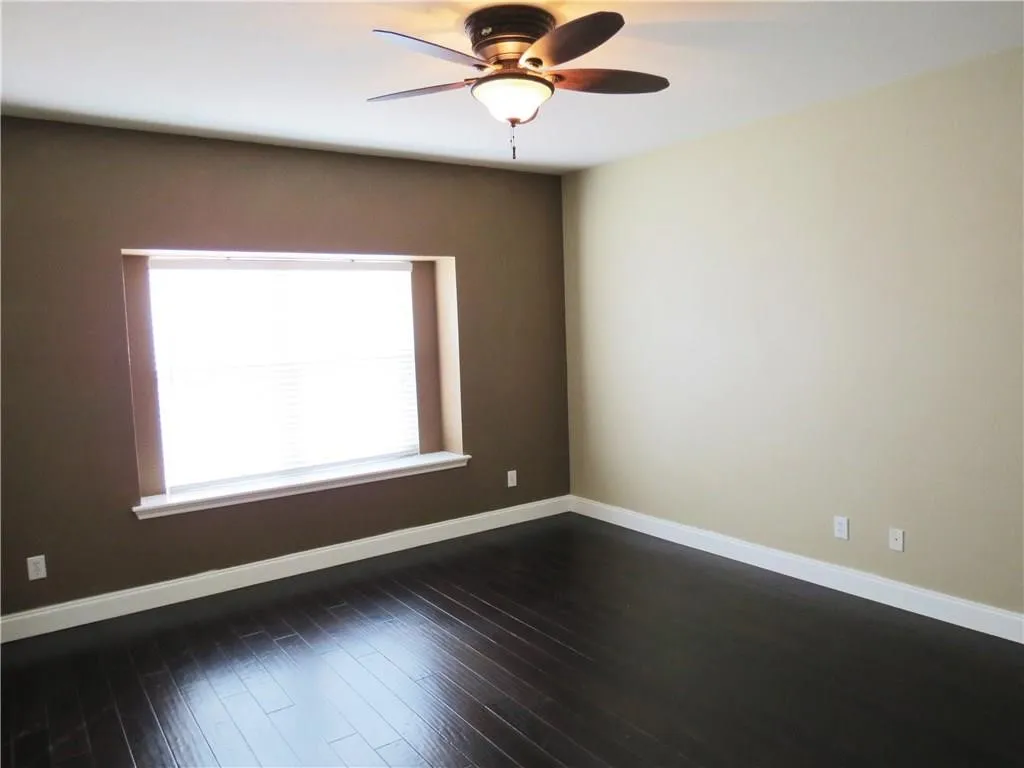Single Family Residence For Rent in Tarrant County , 610 Poplar Vista Lane, Arlington, Texas 76002, 3 Bedroom, 2 Bathroom, 2 Garage spaces, 1,516 Sqft, built in 2005, mls#21379290, Real Estate Agent in Arlington, Homes For Rent in Tarrant county, Homes For Rent in Arlington, Realtor in Arlington Texas, Real Estate Brokerage Independent Realty Texas, Luminita Cordes Realtor