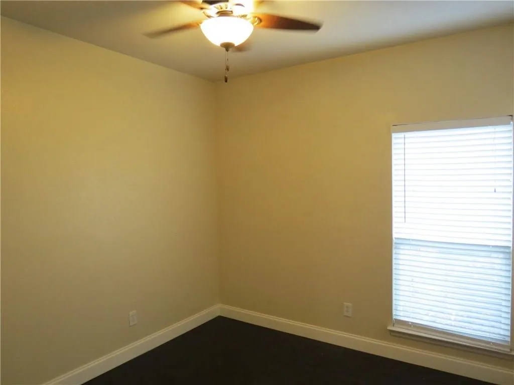 Single Family Residence For Rent in Tarrant County , 610 Poplar Vista Lane, Arlington, Texas 76002, 3 Bedroom, 2 Bathroom, 2 Garage spaces, 1,516 Sqft, built in 2005, mls#21379290, Real Estate Agent in Arlington, Homes For Rent in Tarrant county, Homes For Rent in Arlington, Realtor in Arlington Texas, Real Estate Brokerage Independent Realty Texas, Luminita Cordes Realtor